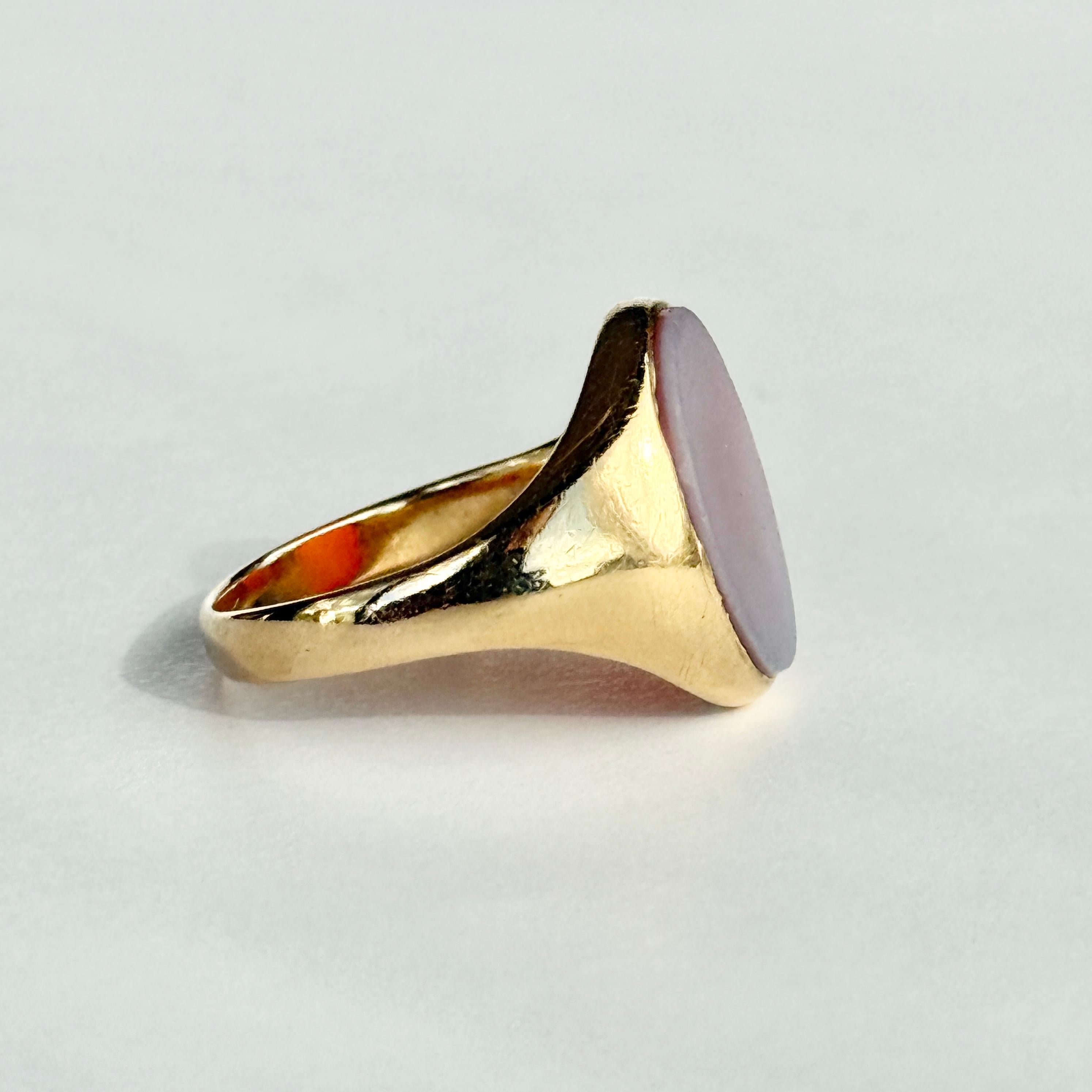 Vintage Sardonyx 18 Carat Gold Signet Ring For Sale 1