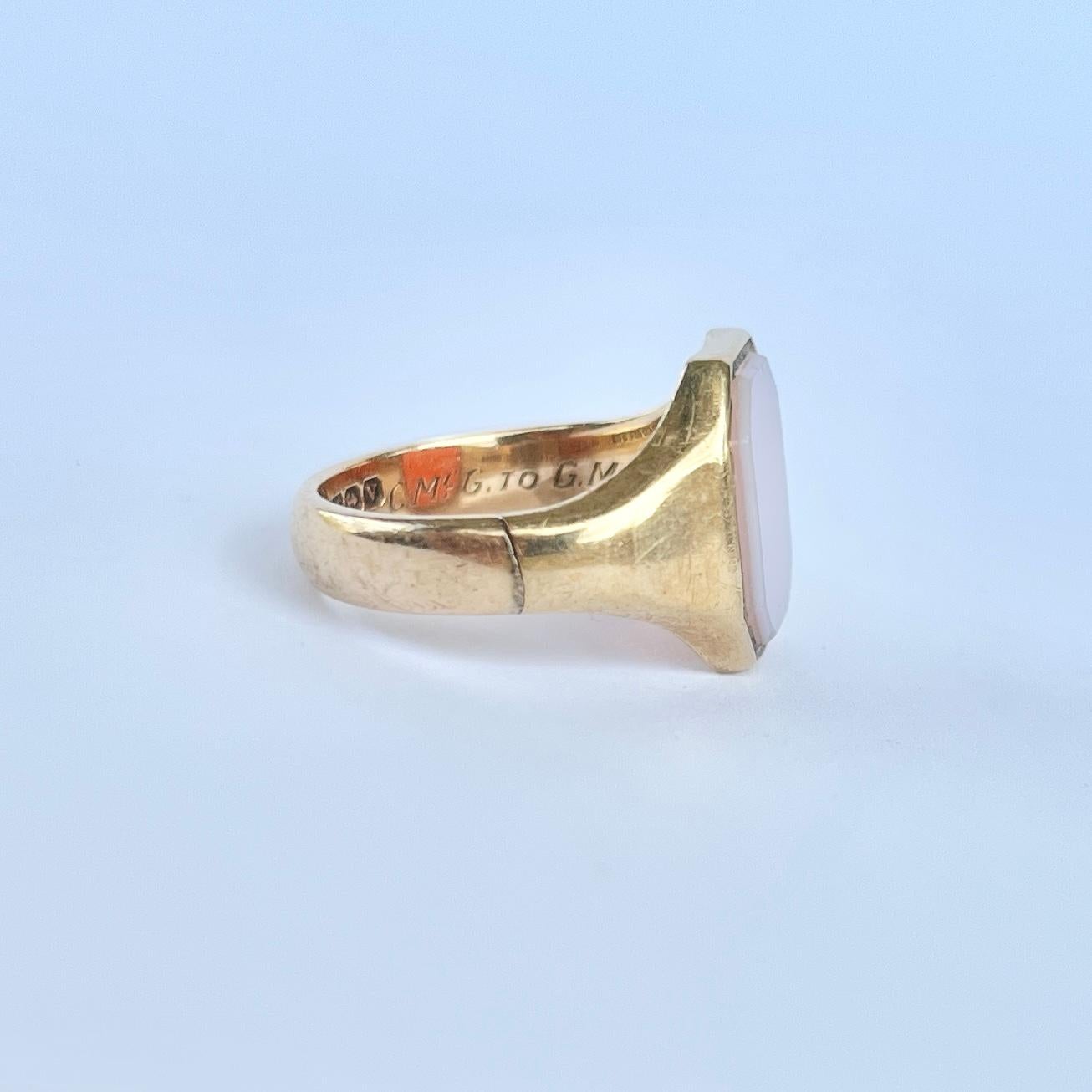Vintage Sardonyx and 9 Carat Gold Ring In Good Condition For Sale In Chipping Campden, GB