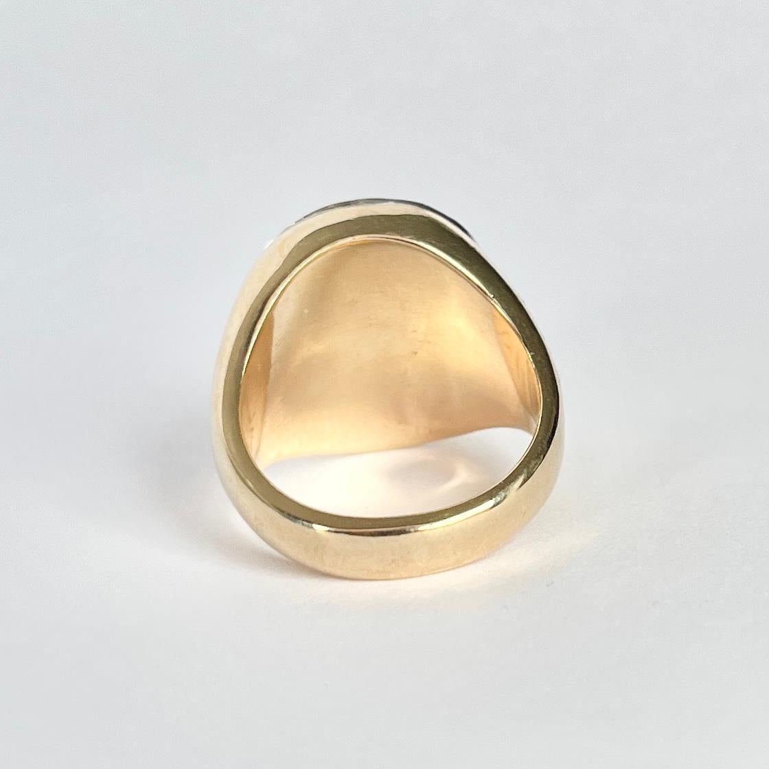 Vintage Sardonyx and Diamond 18 Carat Gold Signet Ring In Good Condition In Chipping Campden, GB