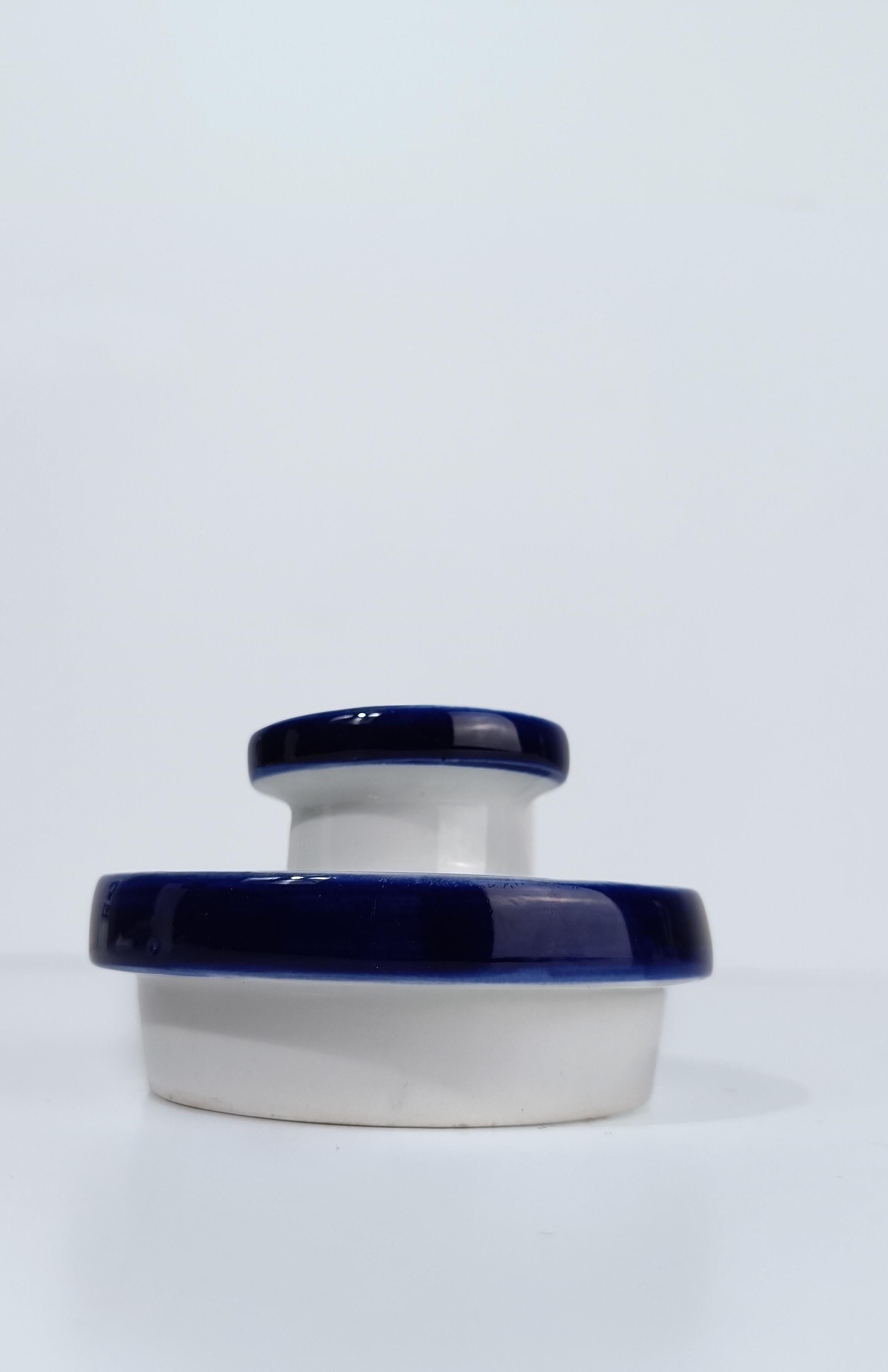 Vaso da farmacia Sargadelos d'epoca per oppio in ceramica bianca e blu, Spagna anni '70 in vendita 3