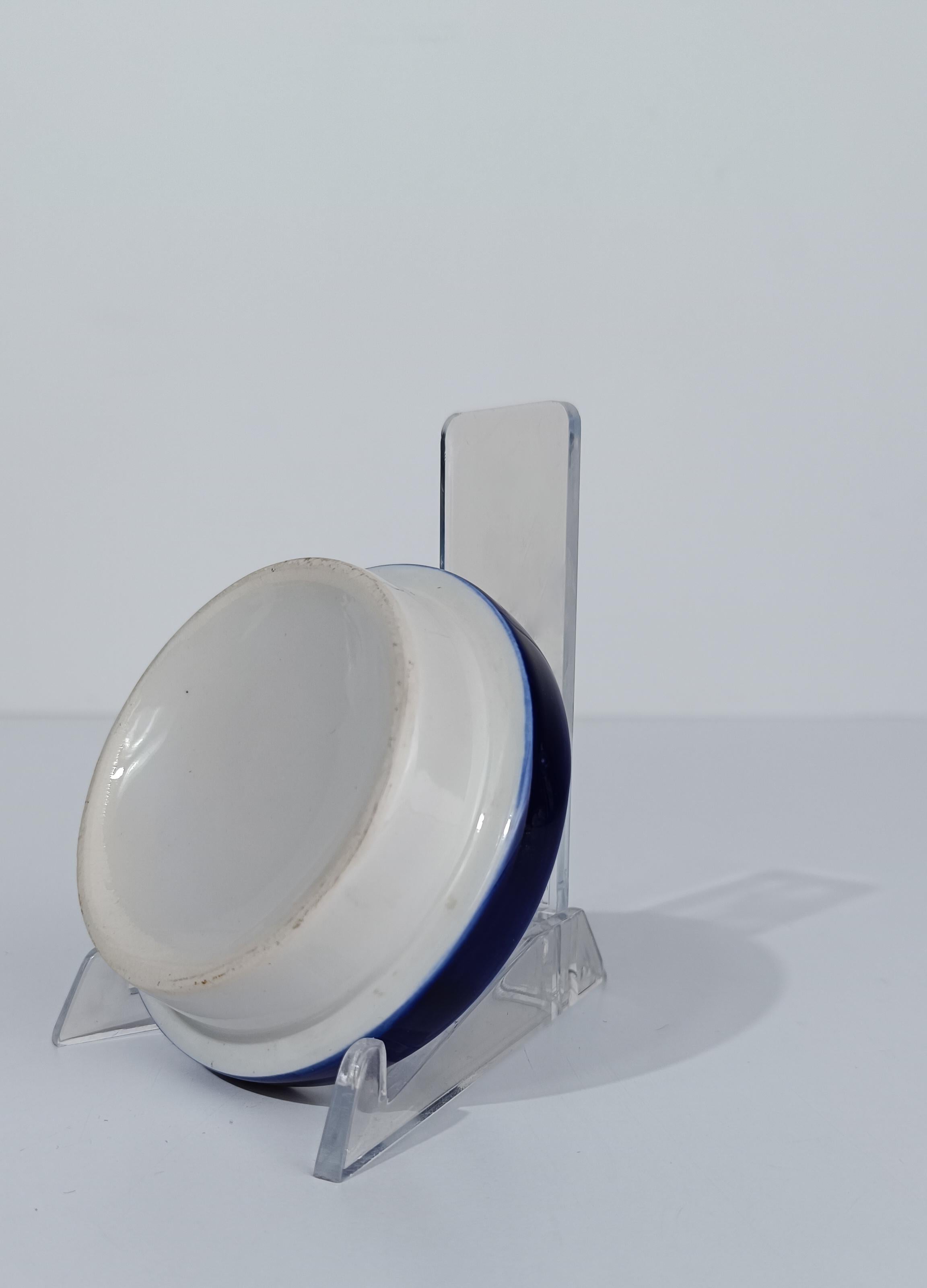Vaso da farmacia Sargadelos d'epoca per oppio in ceramica bianca e blu, Spagna anni '70 in vendita 2