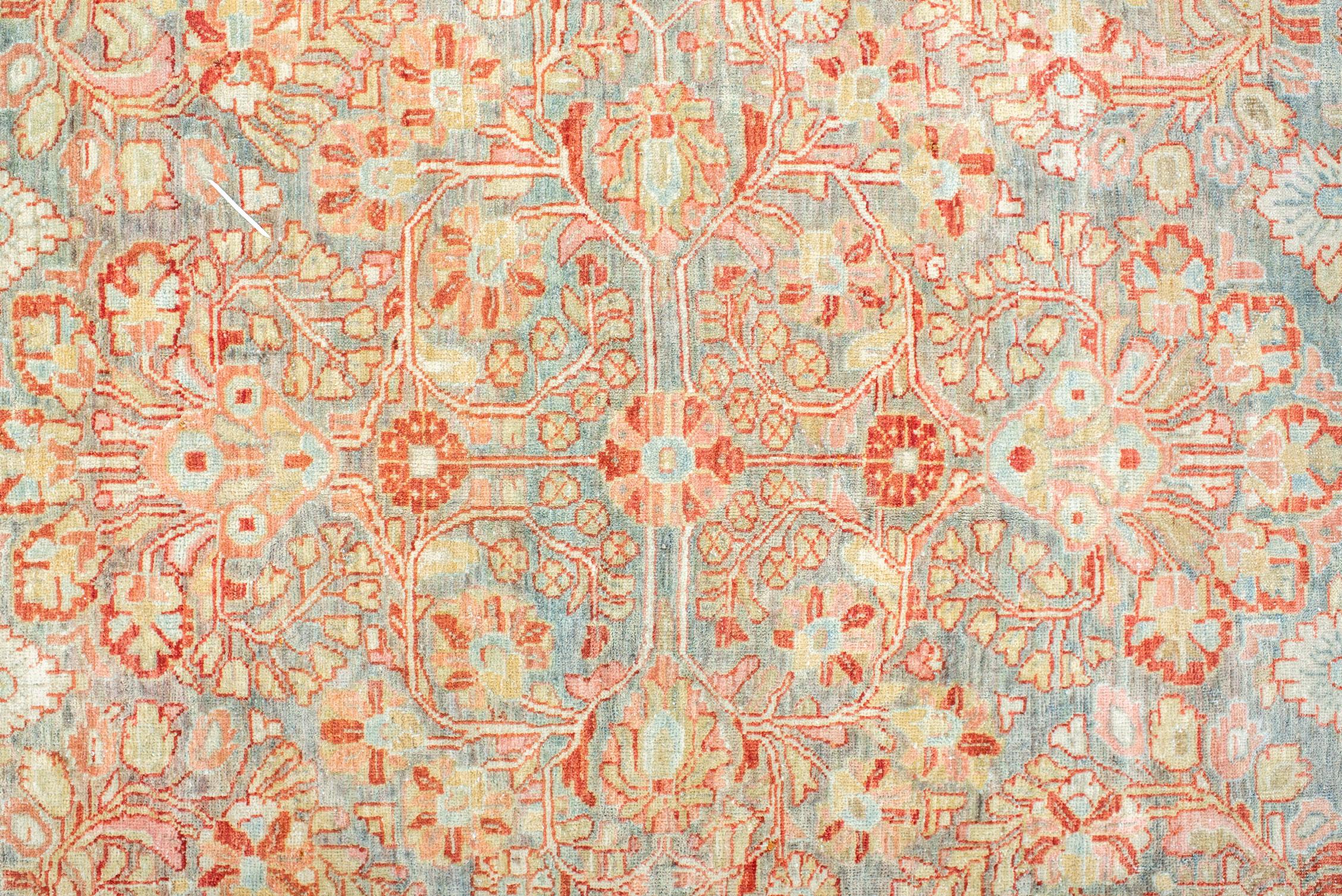 Alfombra Sarouk Vintage con Rosas Florales Rodeando un Centro de Roseta Anudado a mano en venta