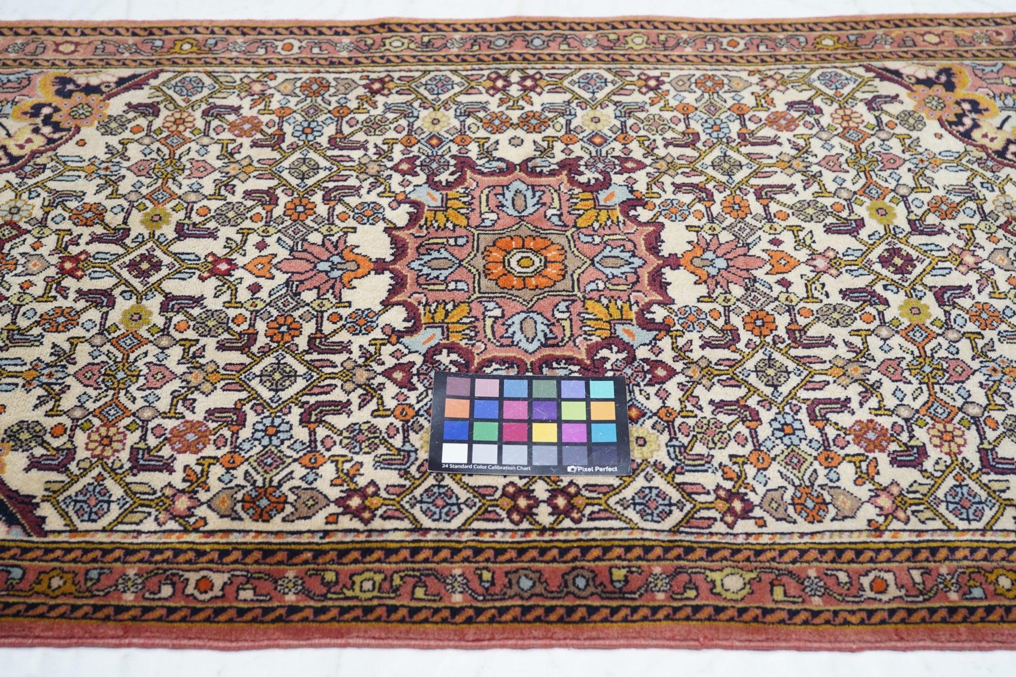 Tappeto Sarouk Vintage 2'7'' x 4'5'' in vendita 4