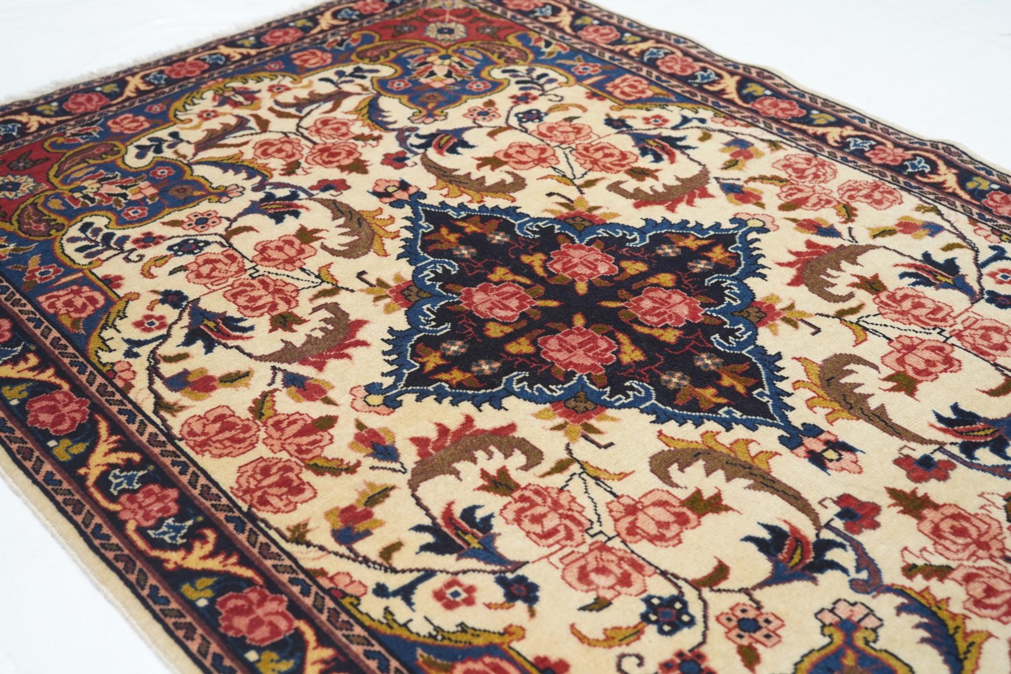 Sarouk-Teppich 3'6'' x 5'2'' im Vintage-Stil (Wolle) im Angebot