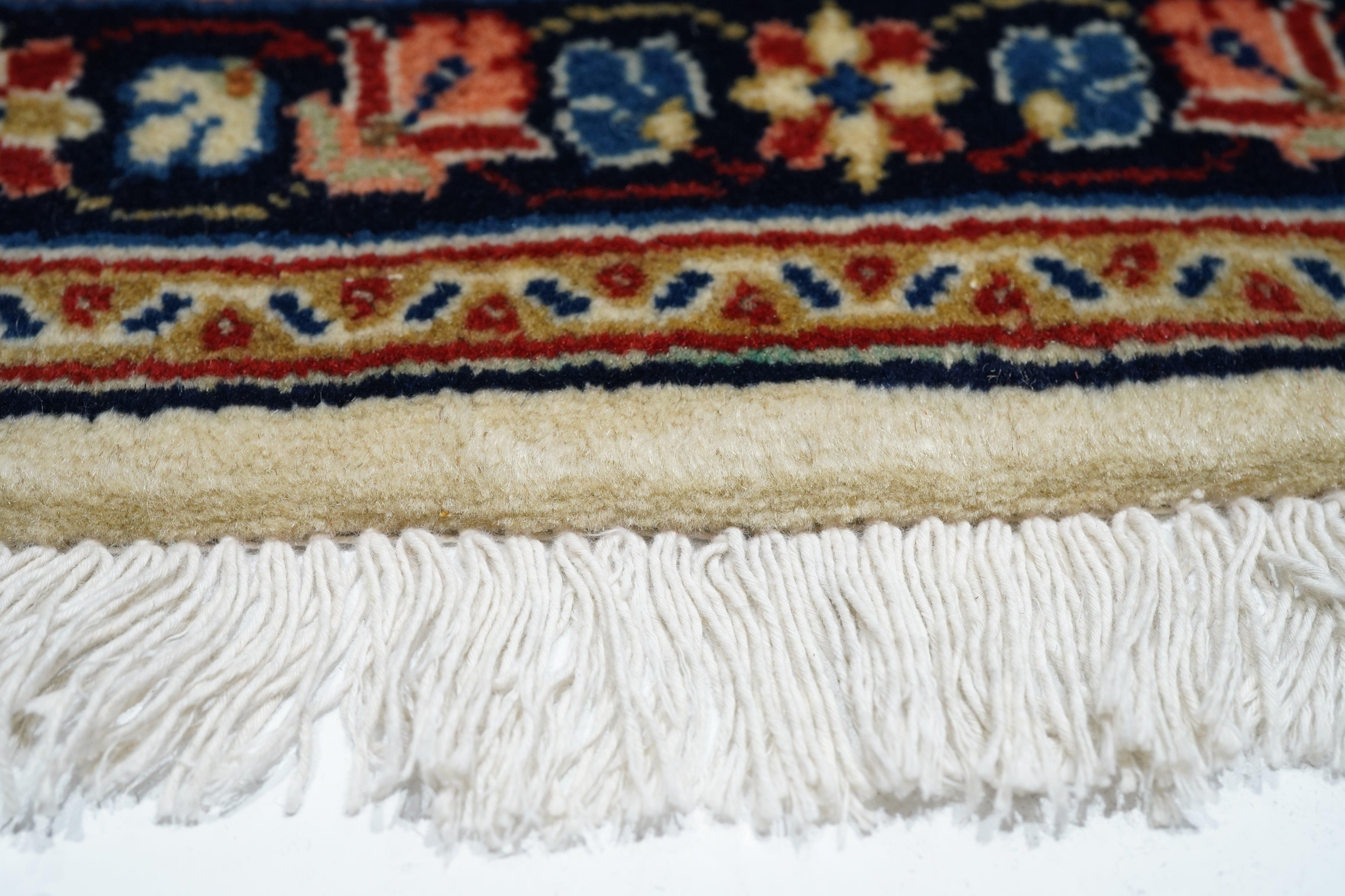 Sarouk-Teppich im Vintage-Stil 8'2'' x 12'5'' im Zustand „Gut“ im Angebot in New York, NY