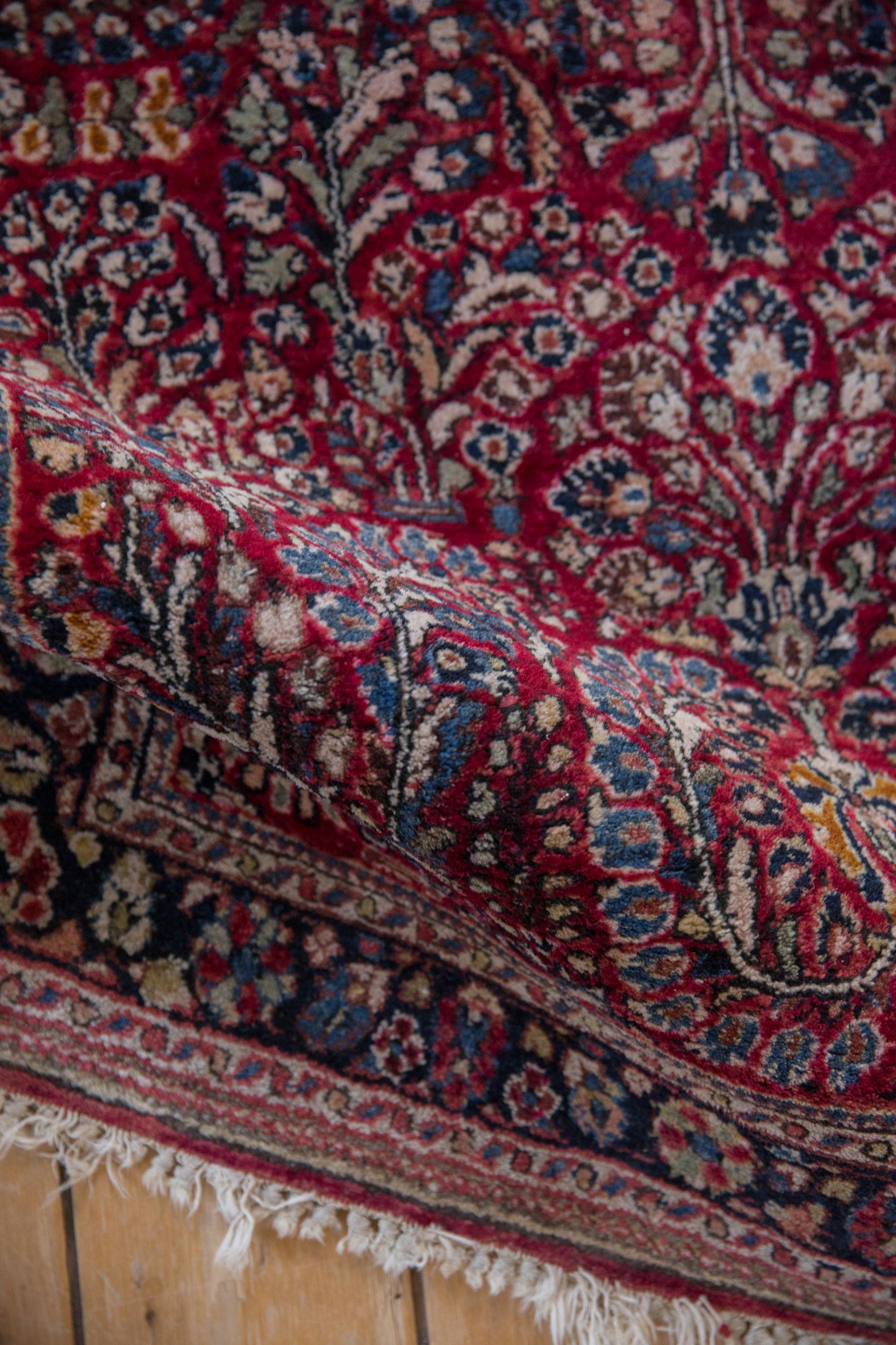 Vintage Sarouk Rug In Good Condition For Sale In Katonah, NY