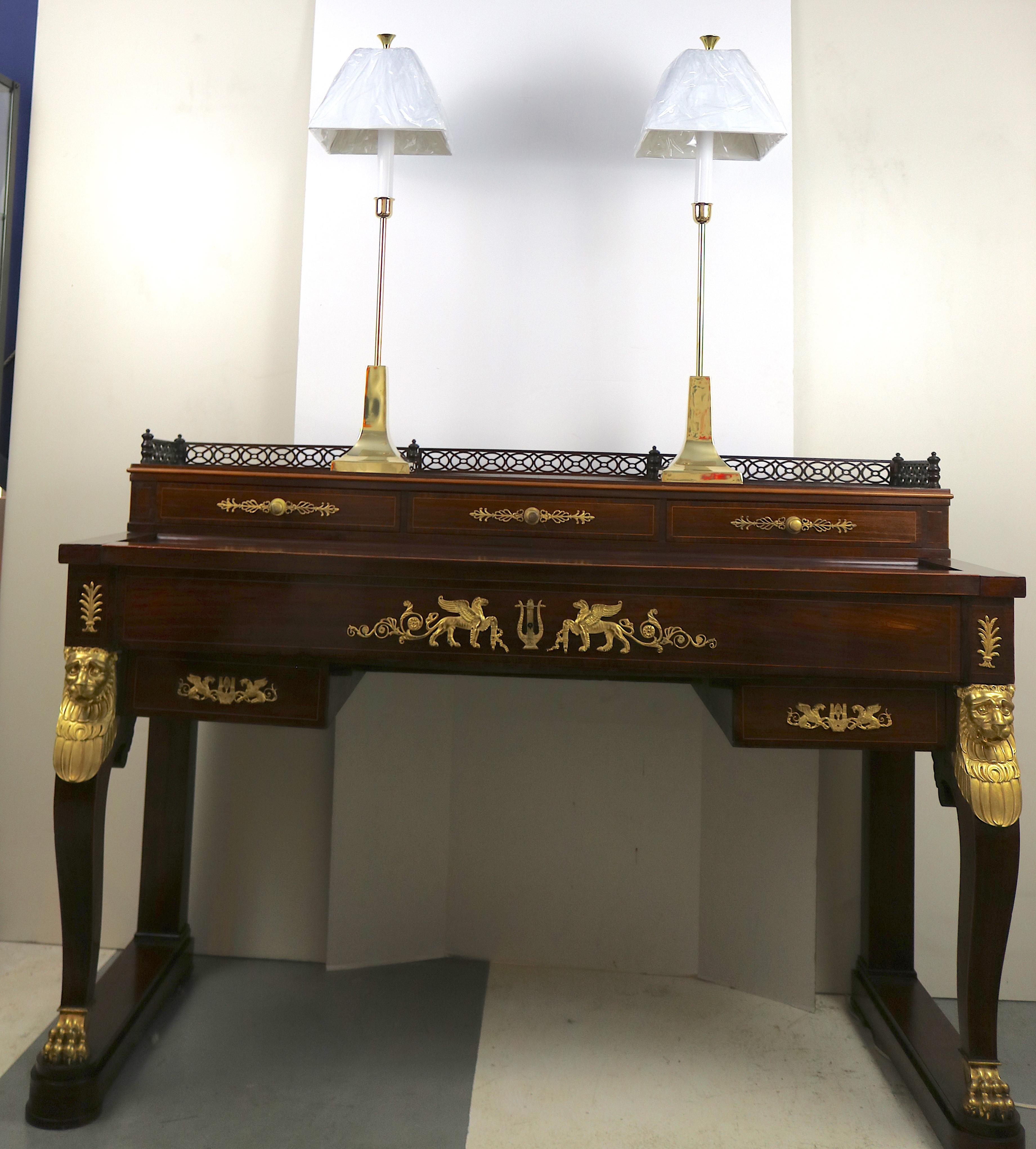 Spanish Vintage Sarreid Table Lamps Pair Elegant Polished Brass, Mid-Century Modern 1980 For Sale