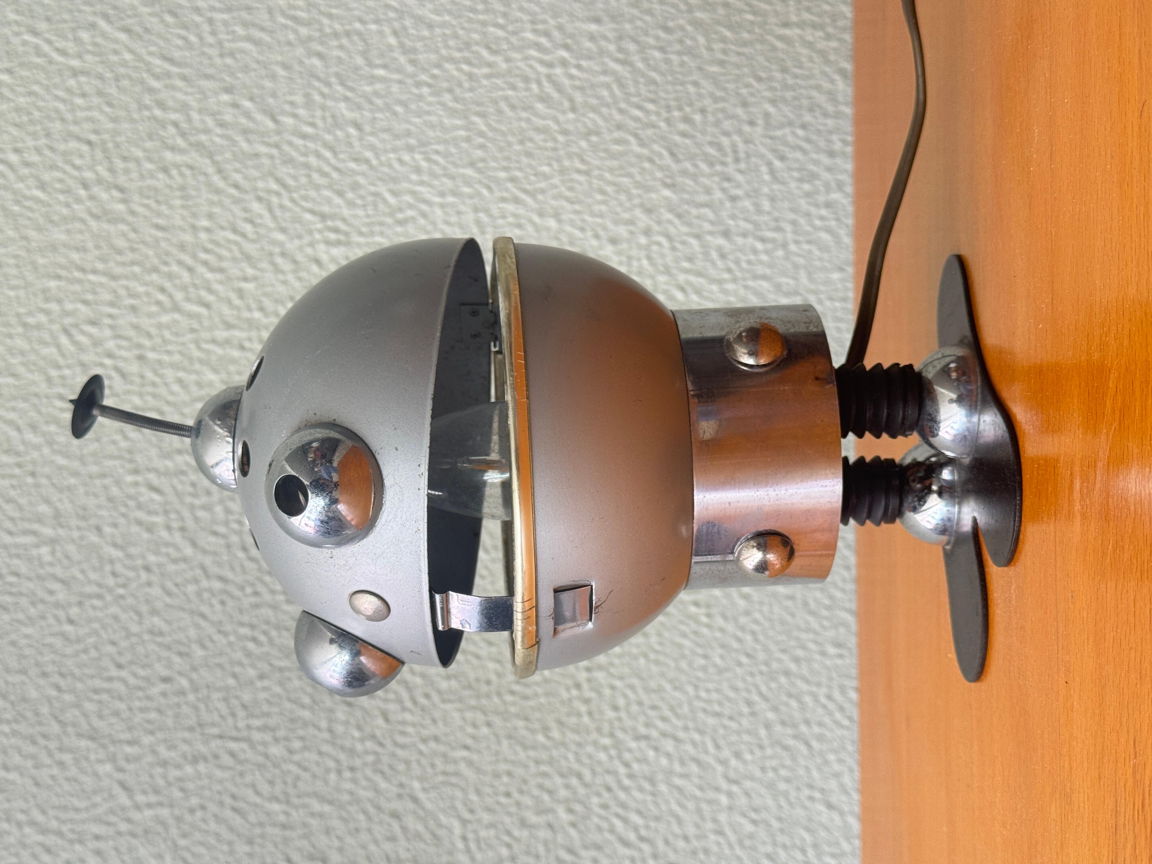 Vintage Satco Robot Lamp - Atomic Space Age Toy Design, 1950's In Good Condition For Sale In Lisboa, PT