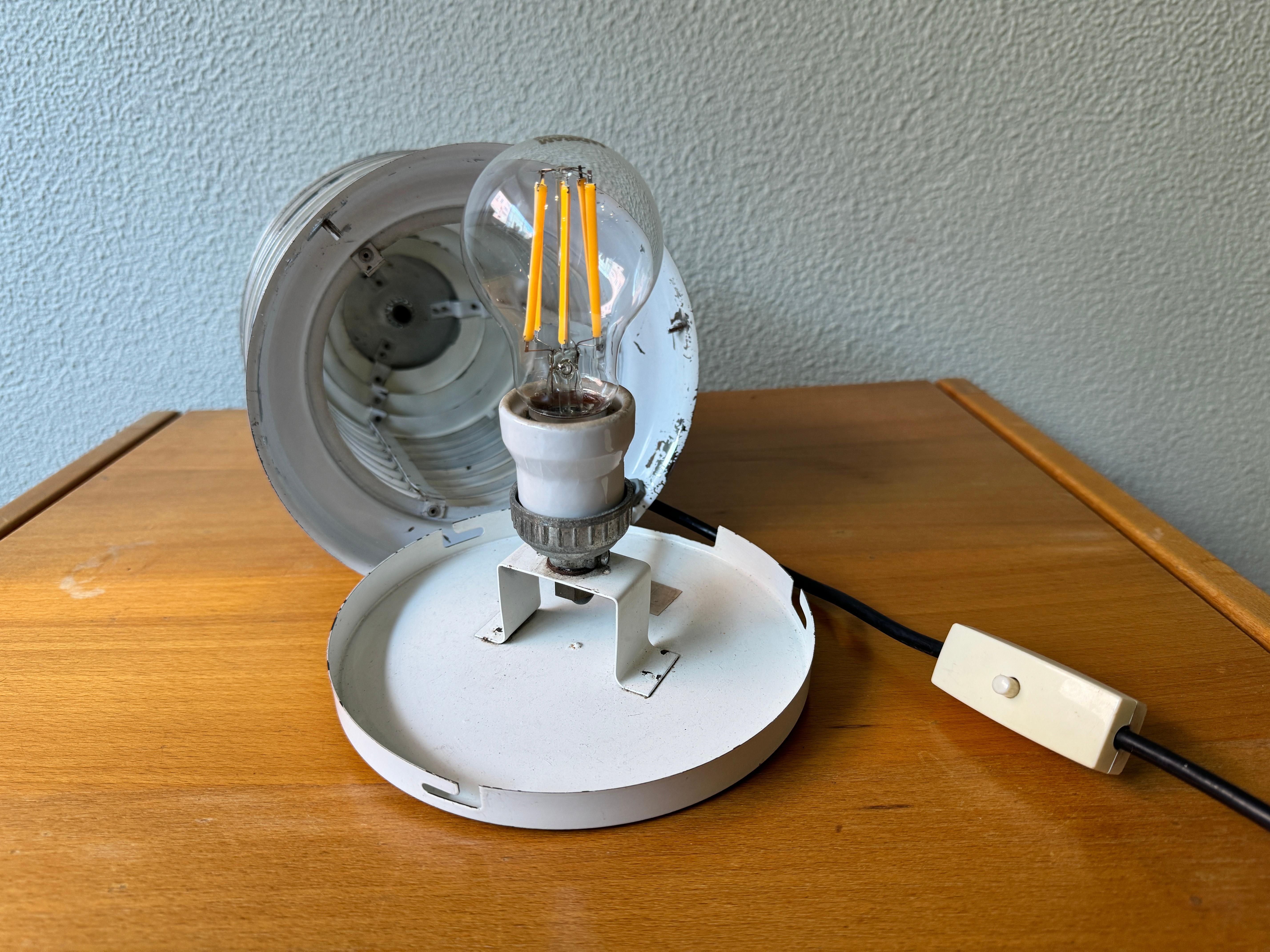 Lampada da tavolo Saturno vintage di Kazuo Motozawa per Staff Leuchten, anni '70 13