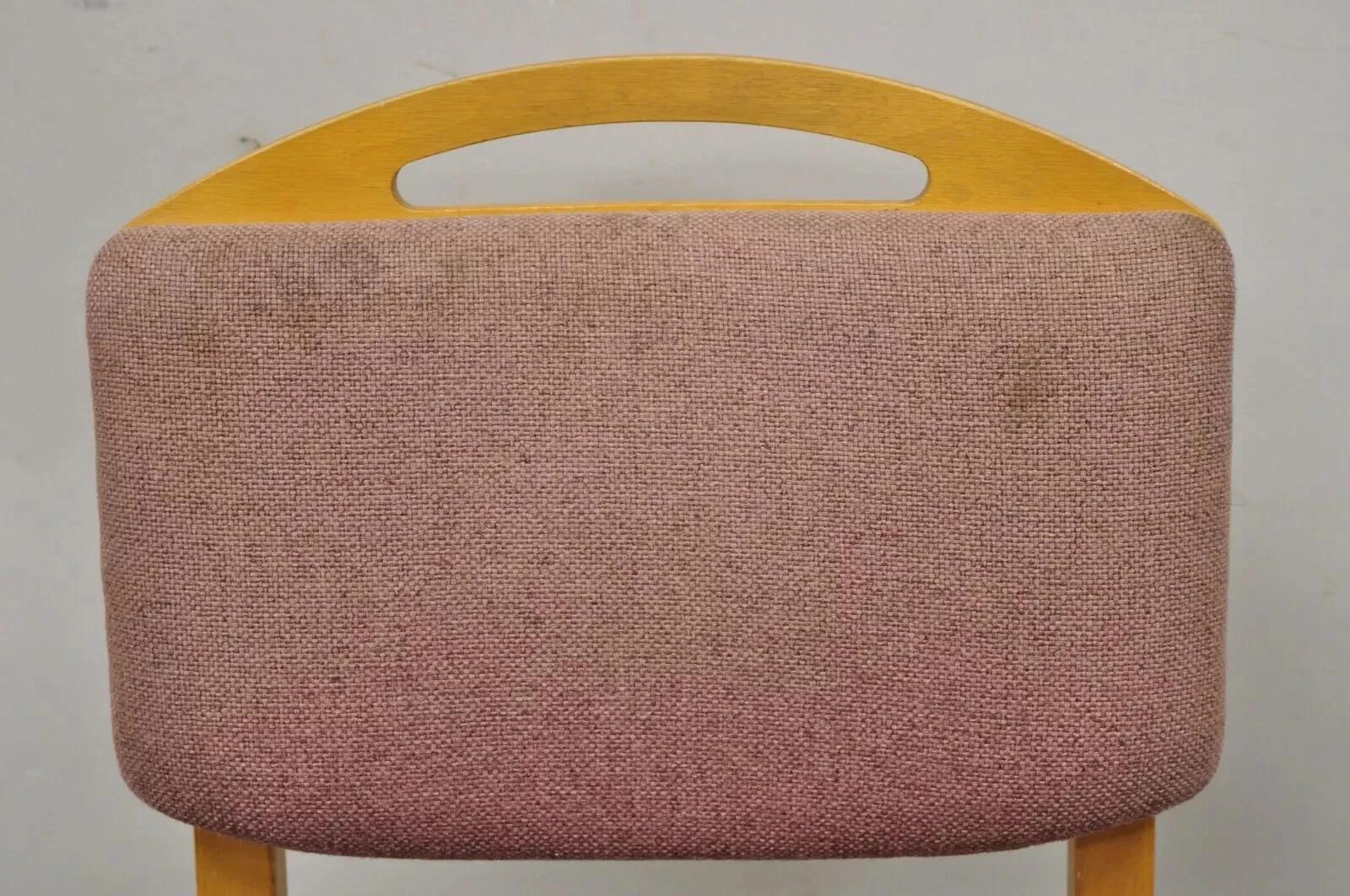 Sconosciuto Vintage Sauder Designare Mid Century Modern Pink Bentwood Stacking Side Chair in vendita