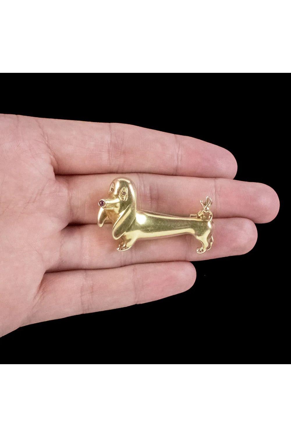 Vintage Sausage Dog Brooch in 18 Carat Gold Ruby and Diamond, circa 1970 In Good Condition For Sale In Kendal, GB