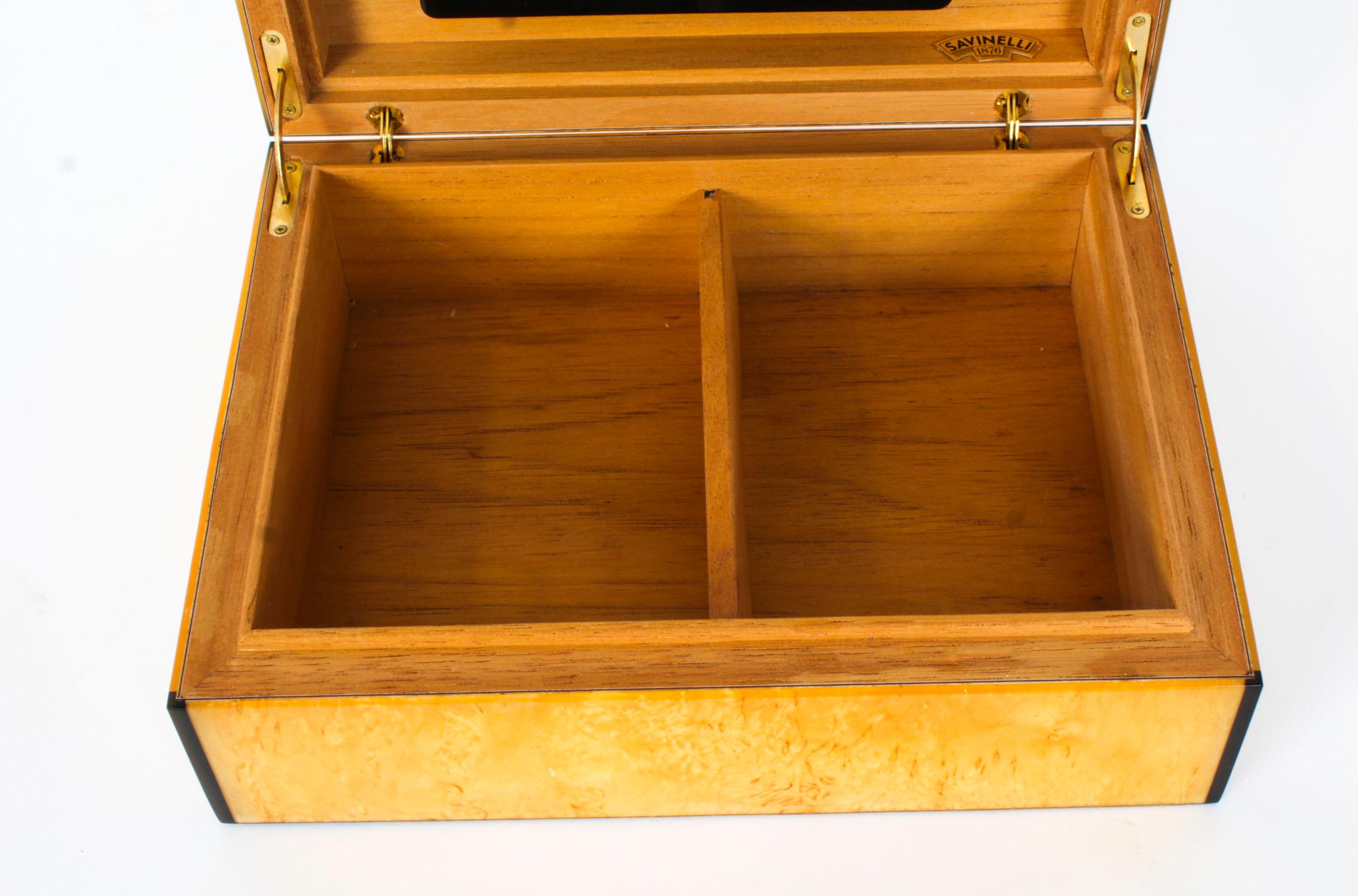 Vintage Savinelli Karelian Birch Humidor Harrods Mid 20th Century For Sale 10