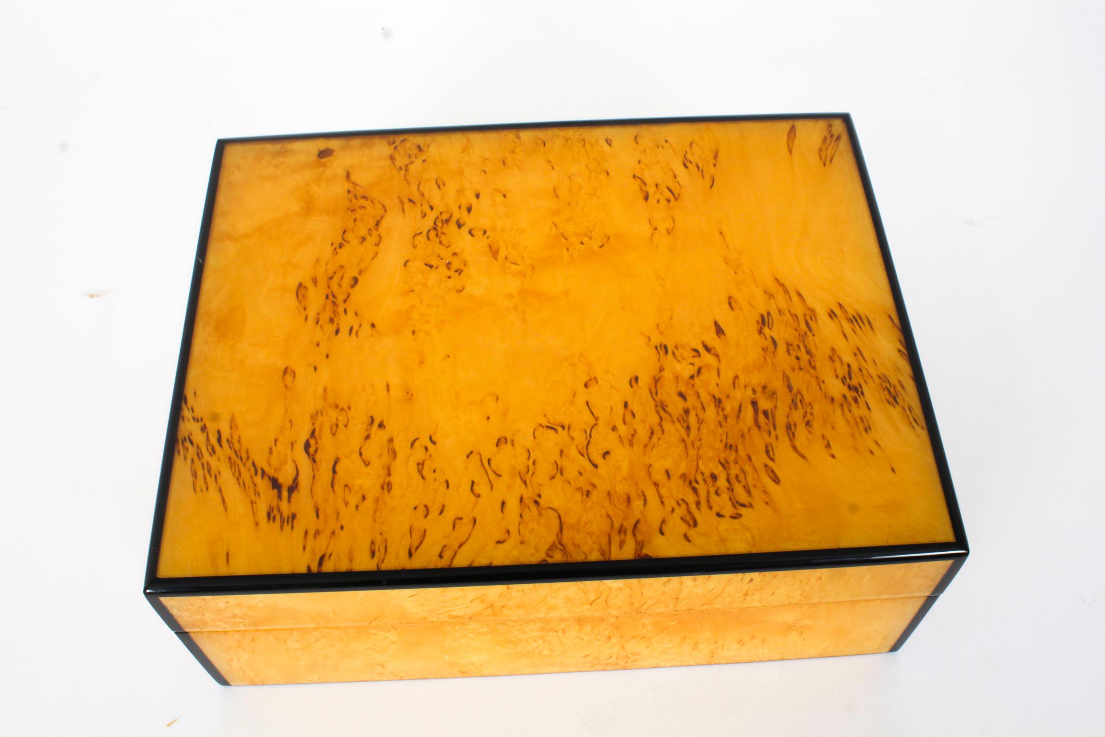 Vintage Savinelli Karelian Birch Humidor Harrods Mid 20th Century For Sale 3