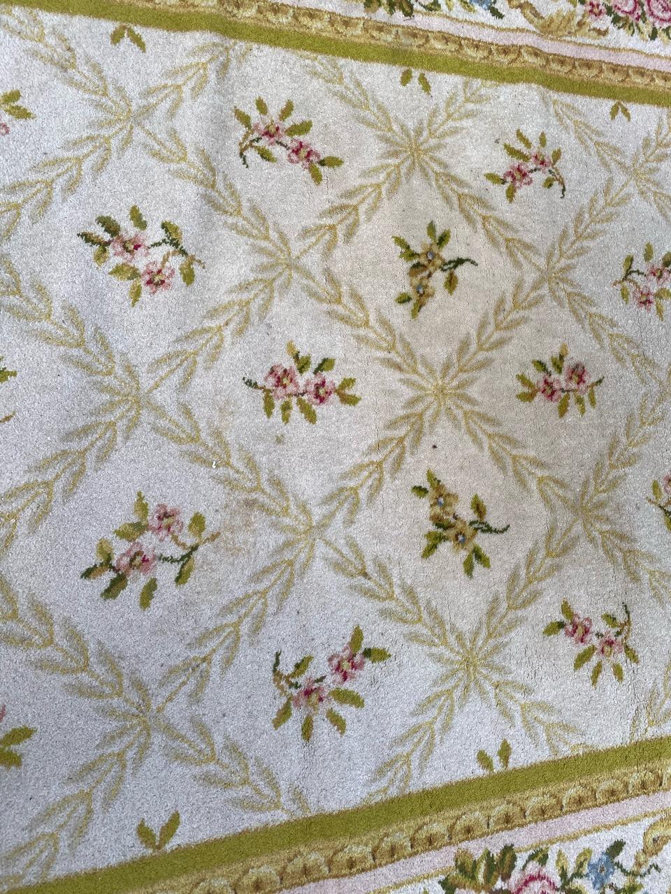 Vintage Savonnerie Style Carpet In Good Condition In Saint Ouen, FR