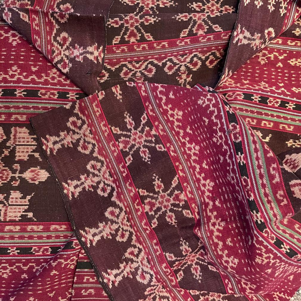 Vintage Savunese Ikat Sarong (Ei) In Good Condition For Sale In Point Richmond, CA