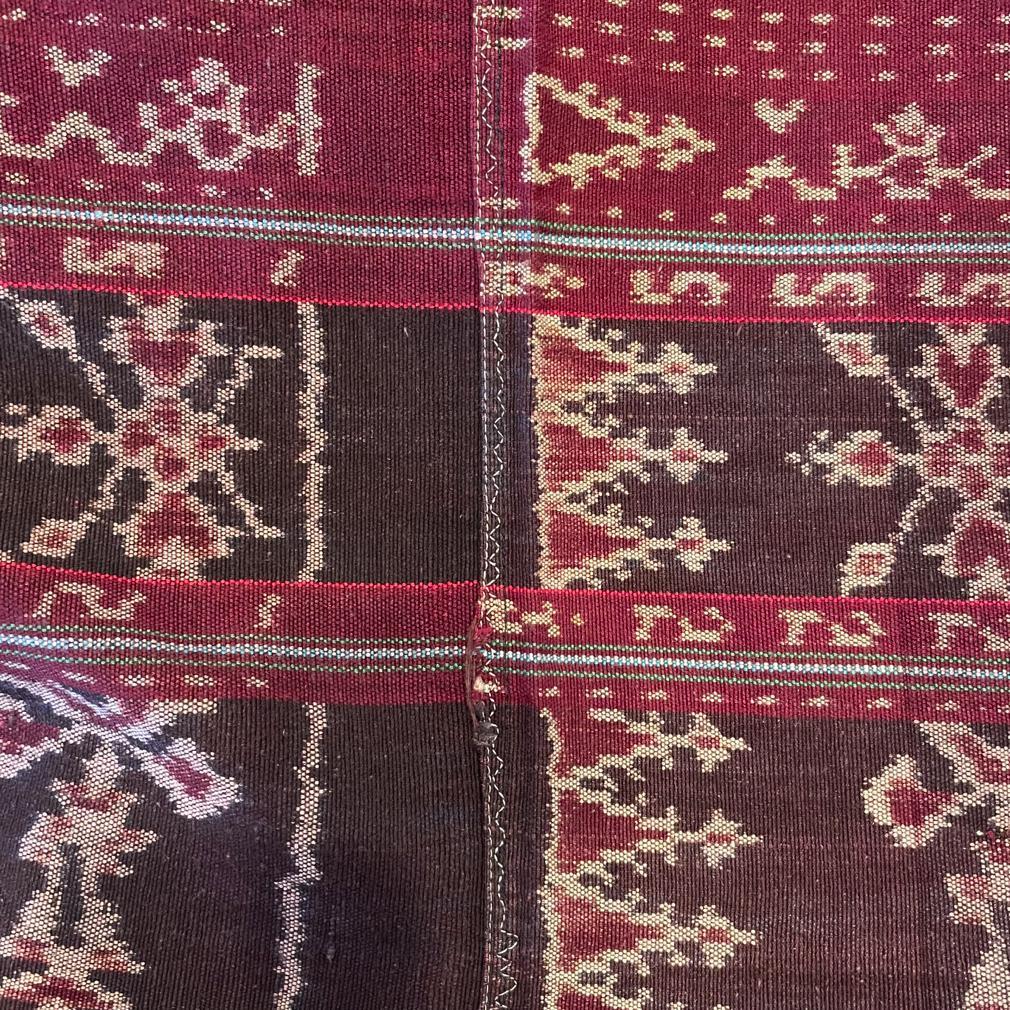 20th Century Vintage Savunese Ikat Sarong (Ei) For Sale
