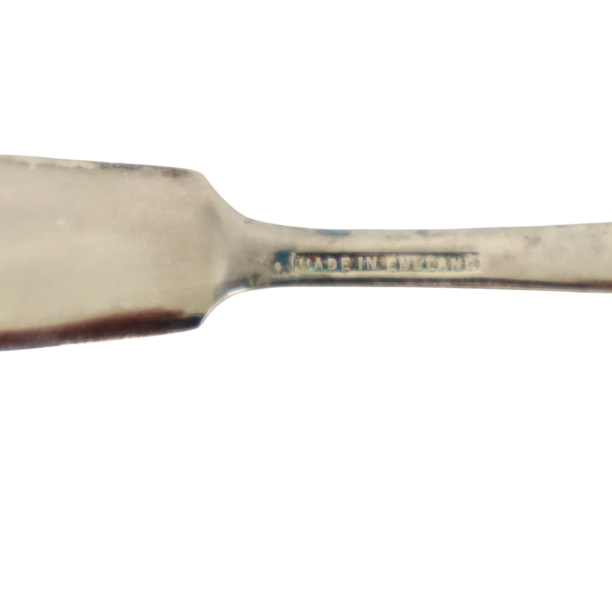 Cuchillo Vintage Scallop Shell Butter Dish Metal Plateado Queen Anne en venta 6