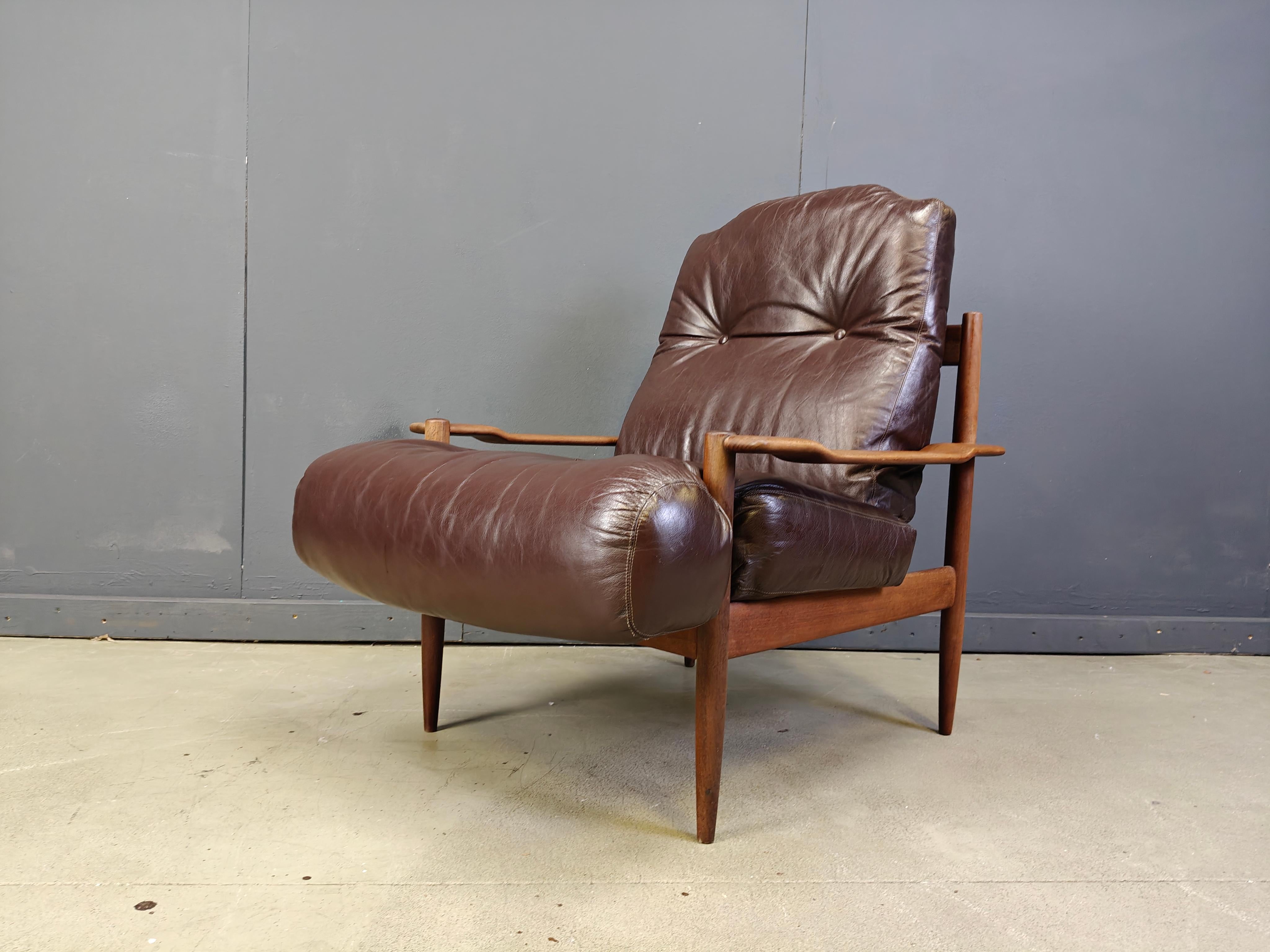 Skandinavischer Vintage-Sessel, 1960er Jahre (Leder) im Angebot