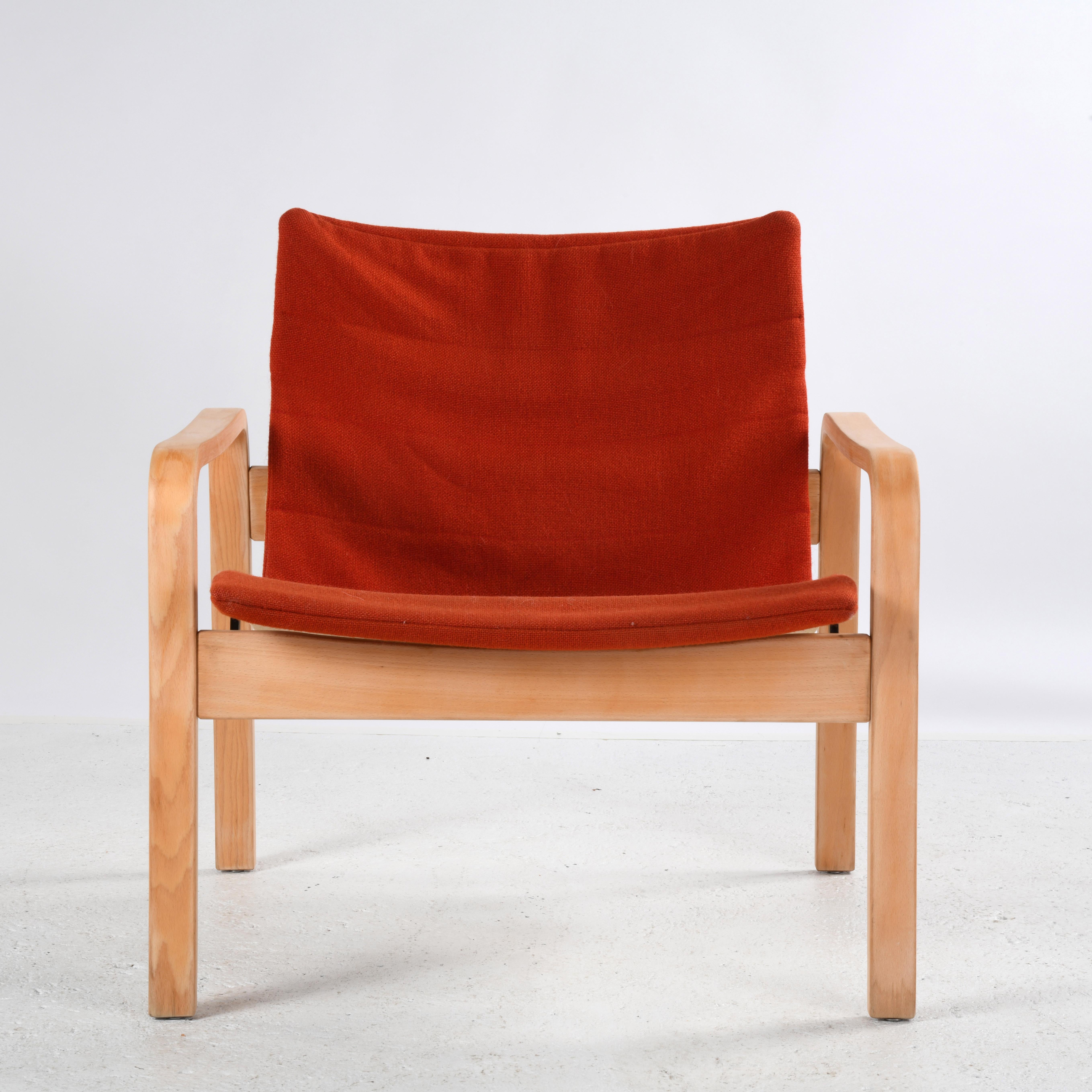 vintage scandinavian armchair from the 70s with red wool from Belgium university In Good Condition For Sale In SAINT-YRIEIX-SUR-CHARENTE, FR