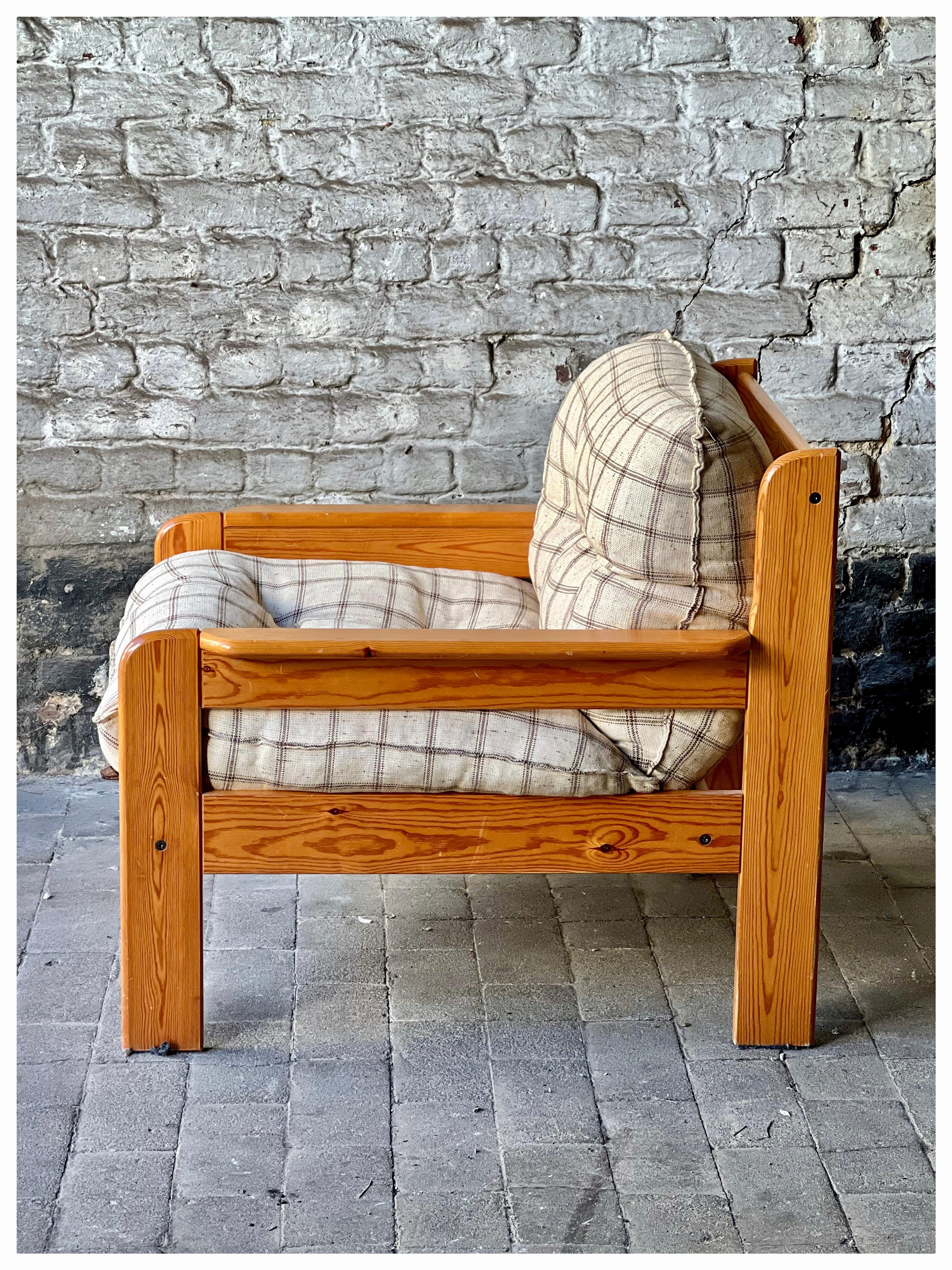 Vintage Scandinavian Armchair in Pine and Fabric  1970s For Sale 9