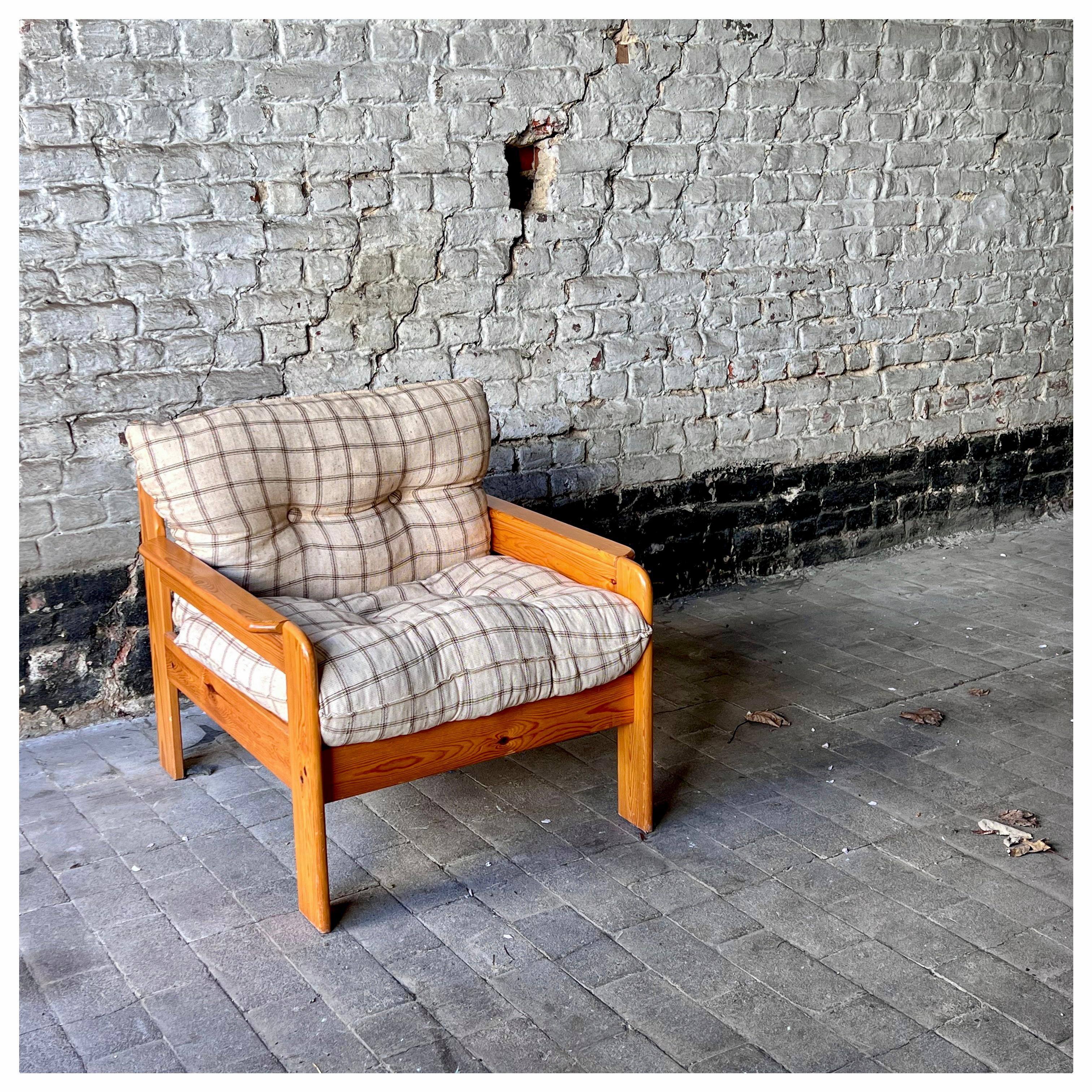 Vintage Scandinavian Armchair in Pine and Fabric  1970s For Sale 3