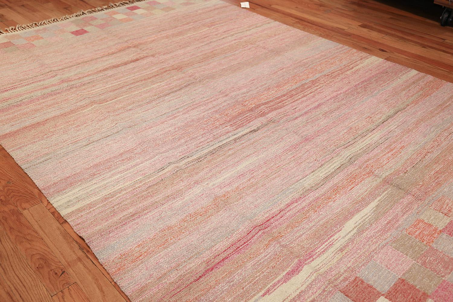 Scandinavian Modern Vintage Scandinavian Art Deco Kilim Carpet. Size: 7 ft 3 in x 10 ft 8 in