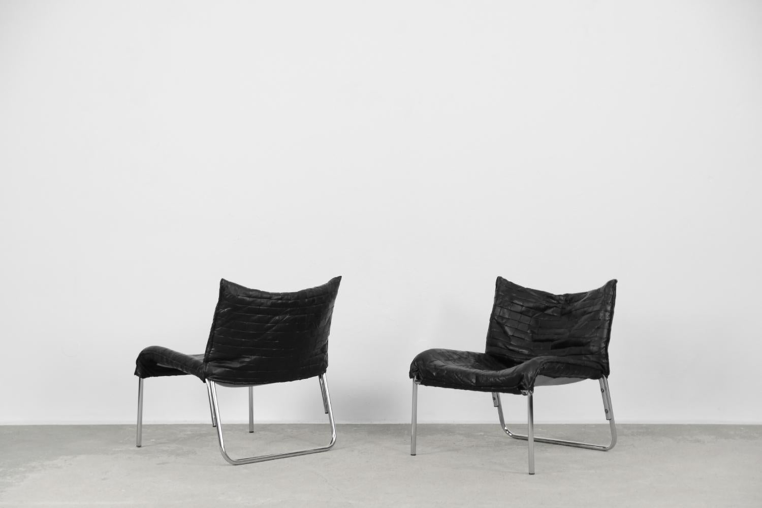 Cet ensemble de fauteuils a été produit au début des années 1980 par la marque suédoise Ikea. Le modèle SET apparaît pour la première fois dans le catalogue en 1979, il était alors exclusivement revêtu de tissu et a été développé dans le