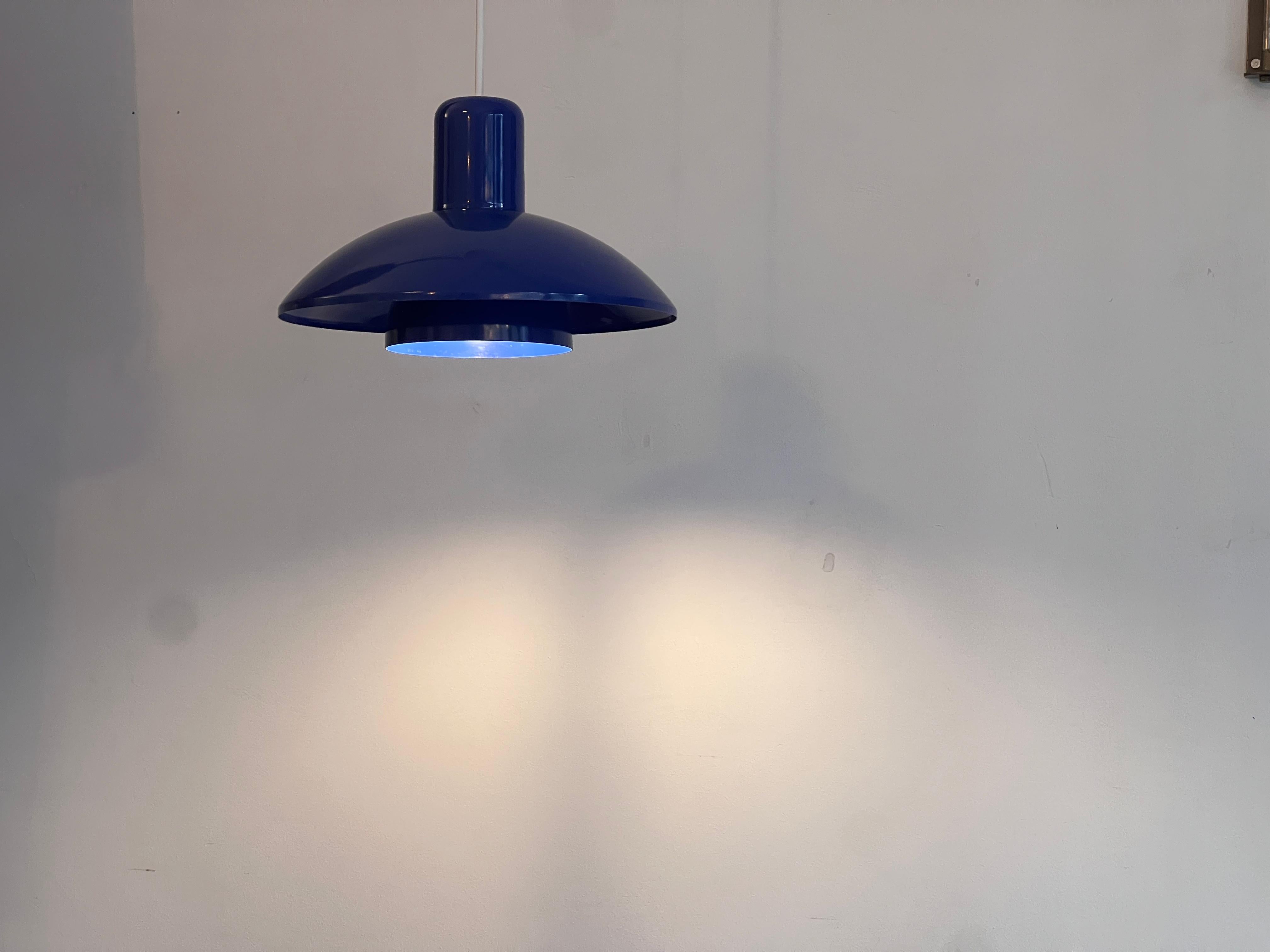 Vintage scandinavian Blue Pendant Lamp, Denmark 1960s In Good Condition For Sale In Bruxelles, BE