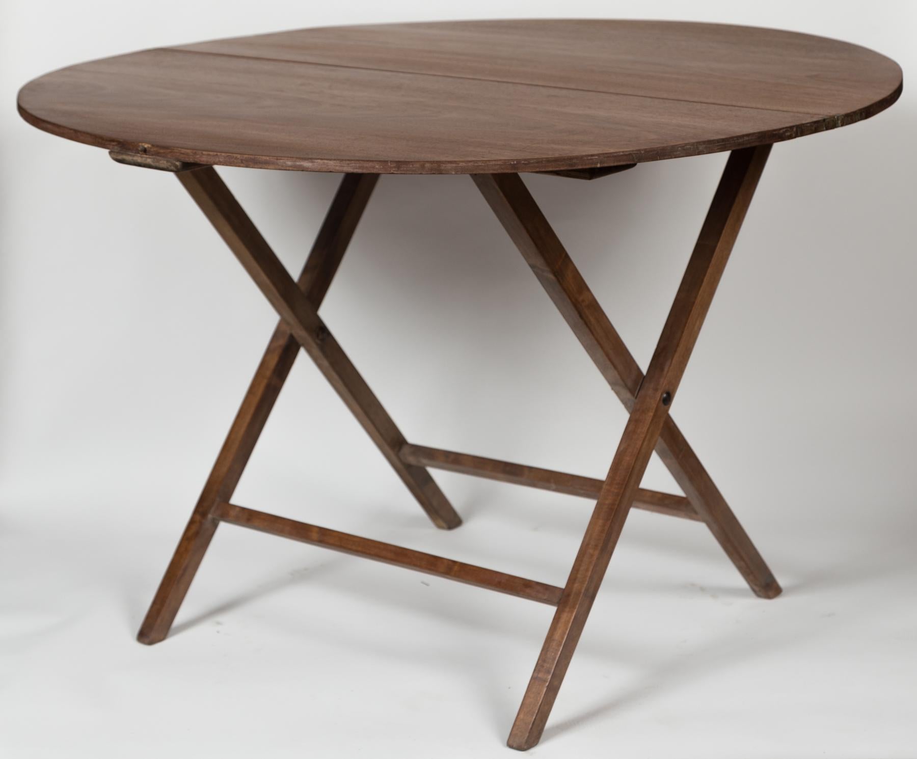 Mesa de campaña escandinava vintage, principios del siglo XX Madera en venta