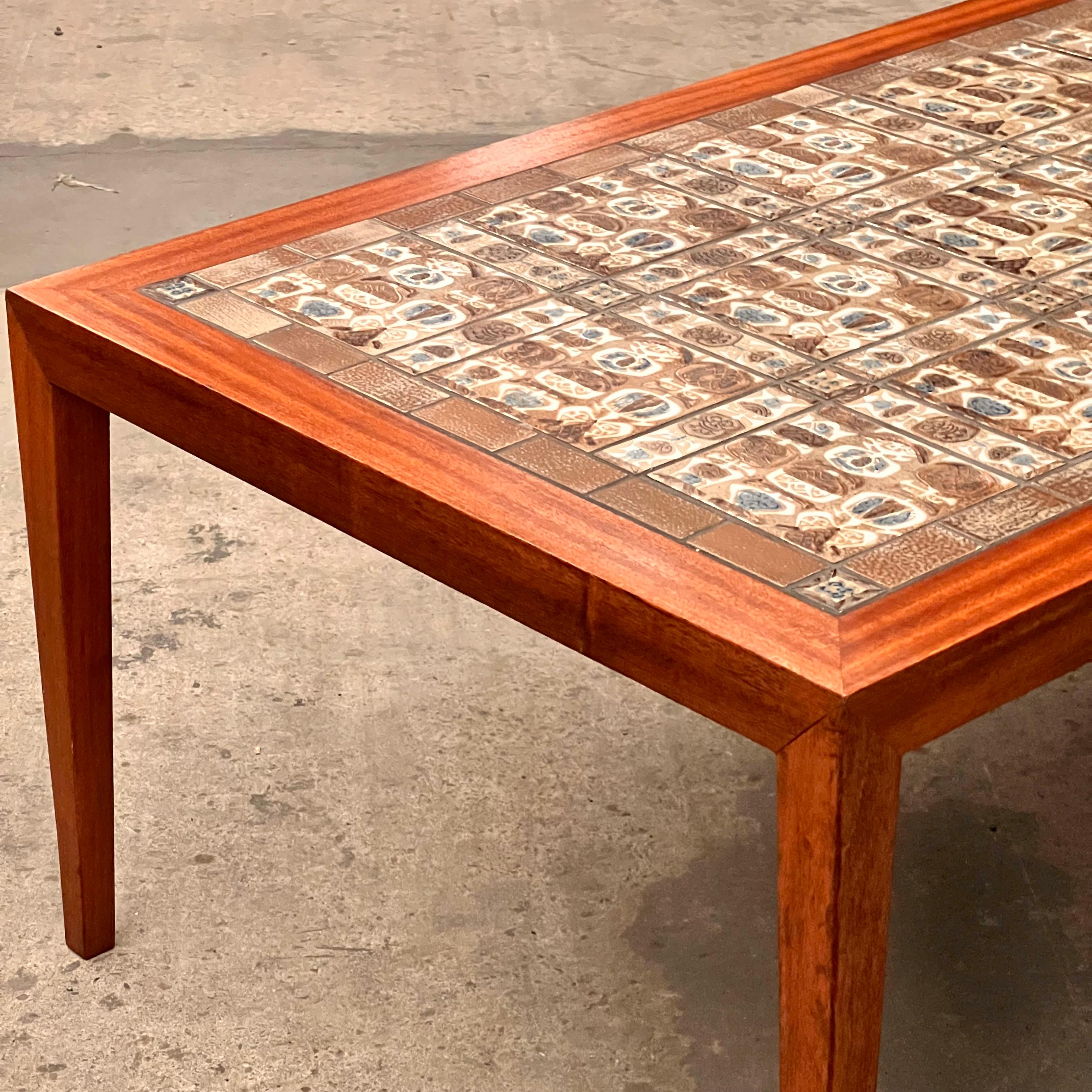 Scandinave moderne Table basse vintage scandinave en bois et céramique designée par Severin Hansen en vente