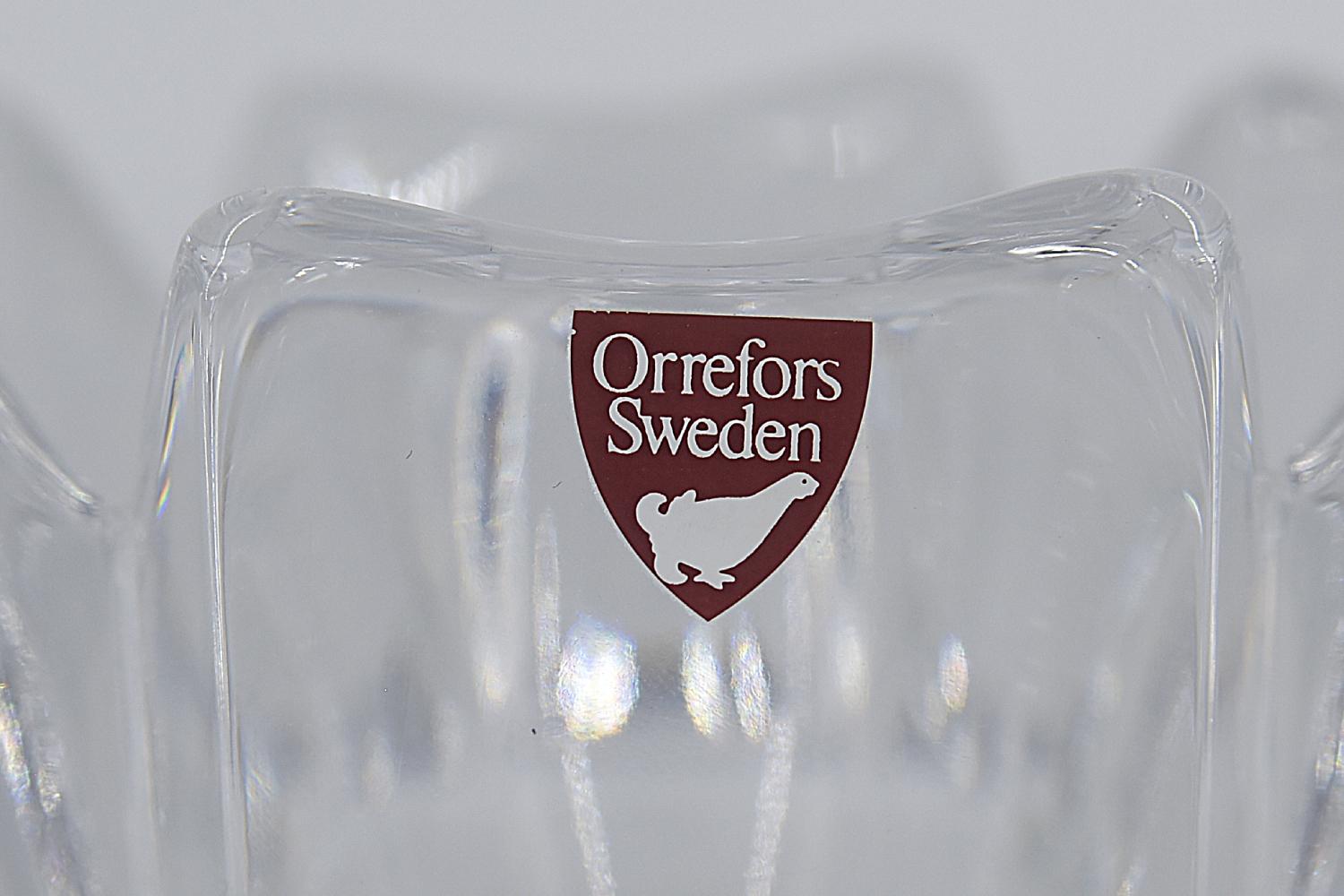 Skandinavische schwedische Corona-Schale aus klarem Kristall, Mid-Century Modern, 1970er Jahre im Angebot 1