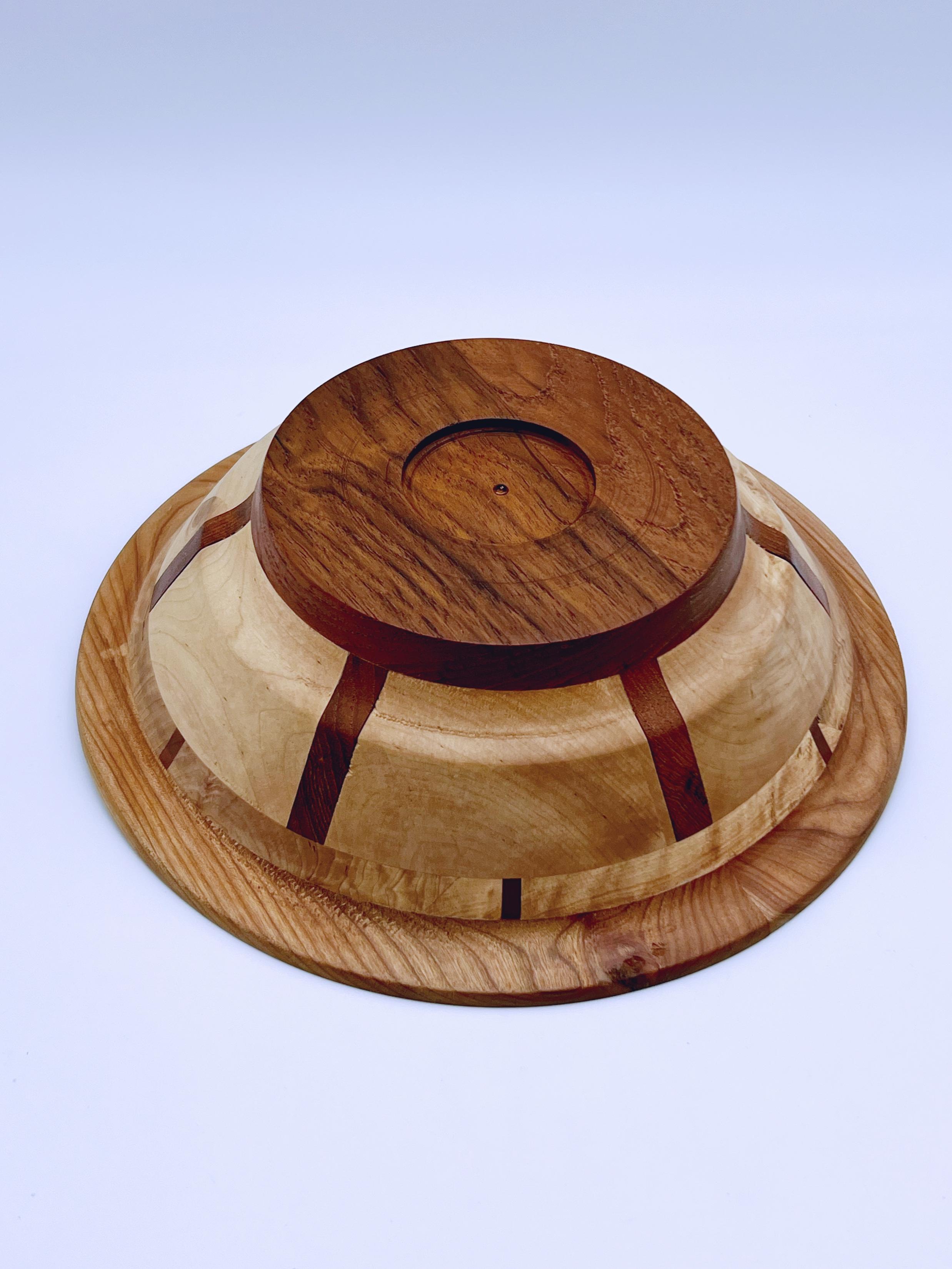 Schale aus Teakholz und Hartholz in skandinavischem Design mit Segmenten, ca. 1970er Jahre im Angebot 3