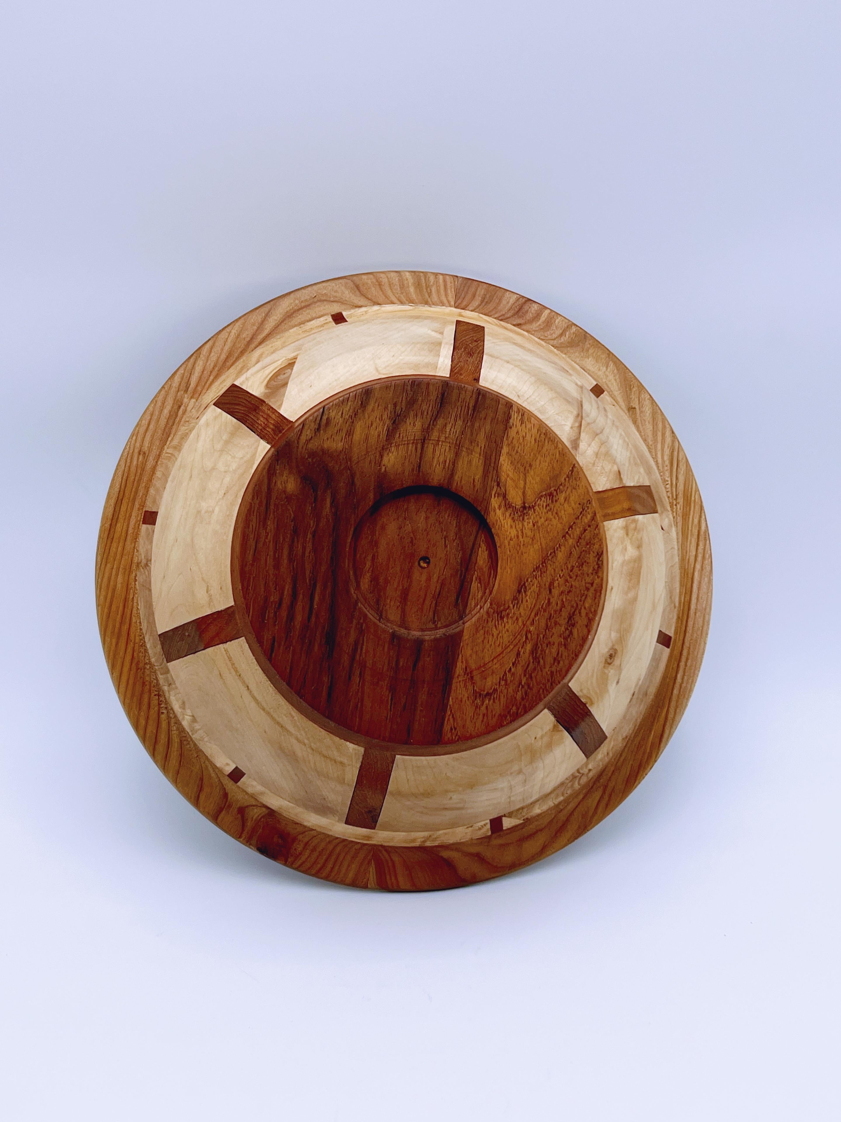 Schale aus Teakholz und Hartholz in skandinavischem Design mit Segmenten, ca. 1970er Jahre im Angebot 4