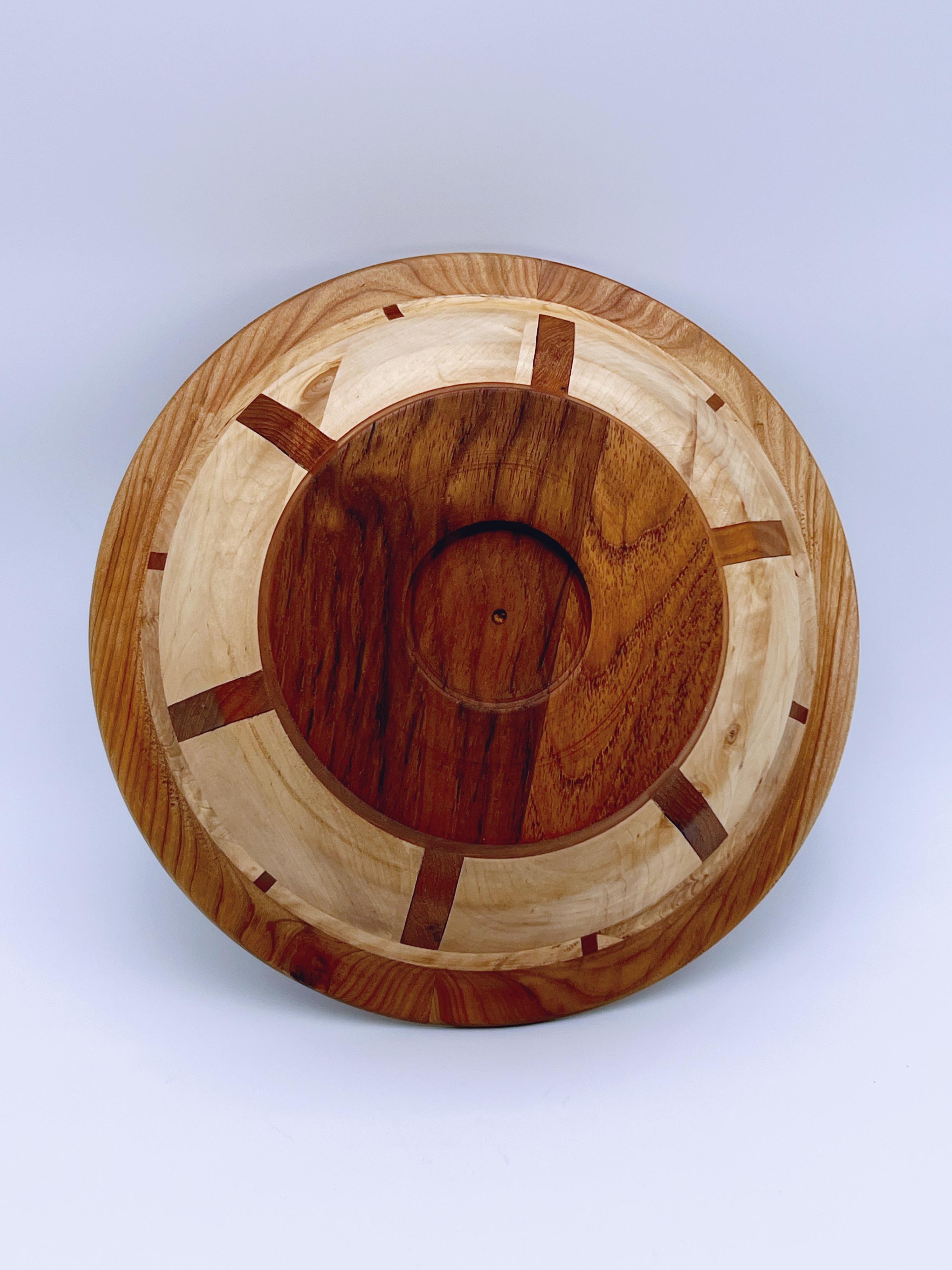 Schale aus Teakholz und Hartholz in skandinavischem Design mit Segmenten, ca. 1970er Jahre im Angebot 5
