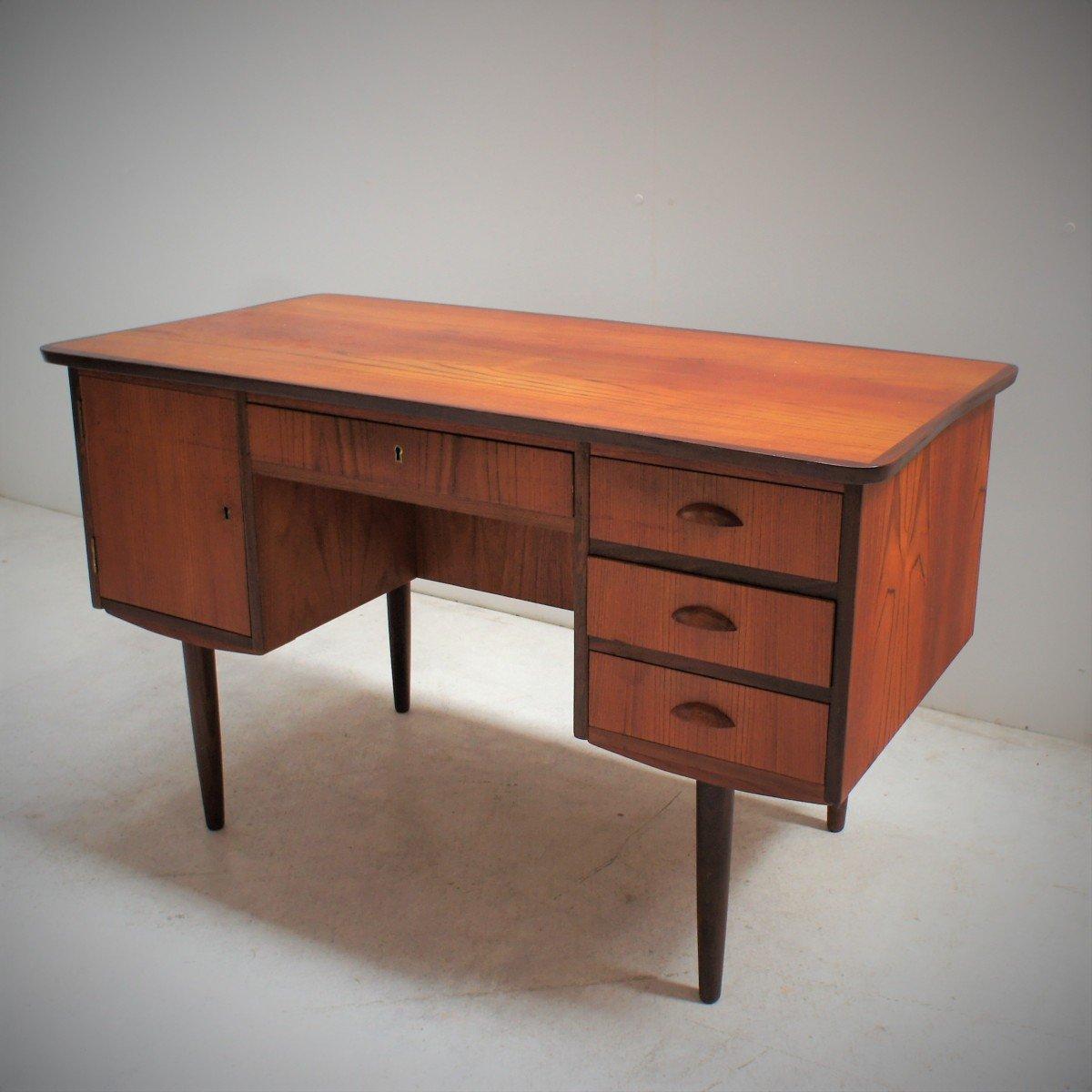 Mid-Century Modern Vintage Scandinavian Desk, Mid Century Design 