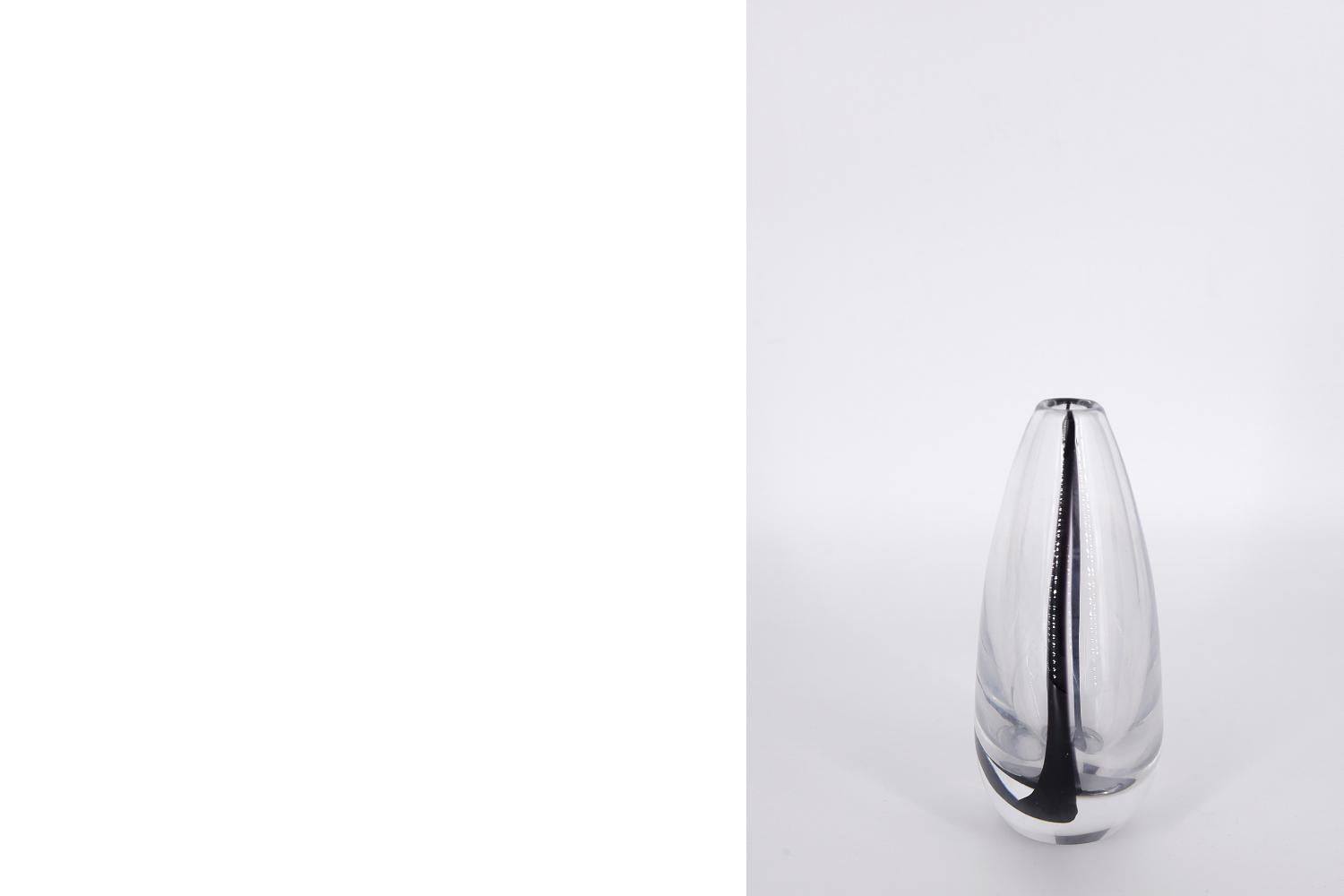 Schwedische skandinavische Contour-Vase aus klarem Glas, Mid-Century Modern, 1950er Jahre im Zustand „Gut“ im Angebot in Warszawa, Mazowieckie