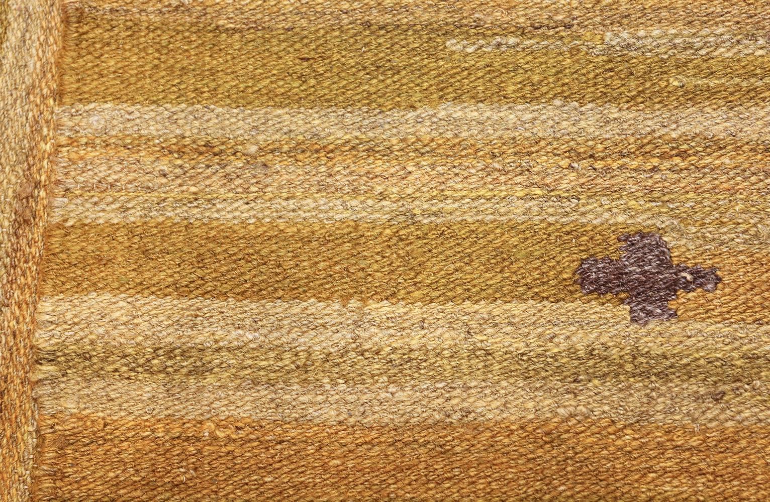 Rug & Kilim scandinavo vintage. Dimensioni: 5 ft 7 in x 9 ft 1 in In condizioni ottime in vendita a New York, NY