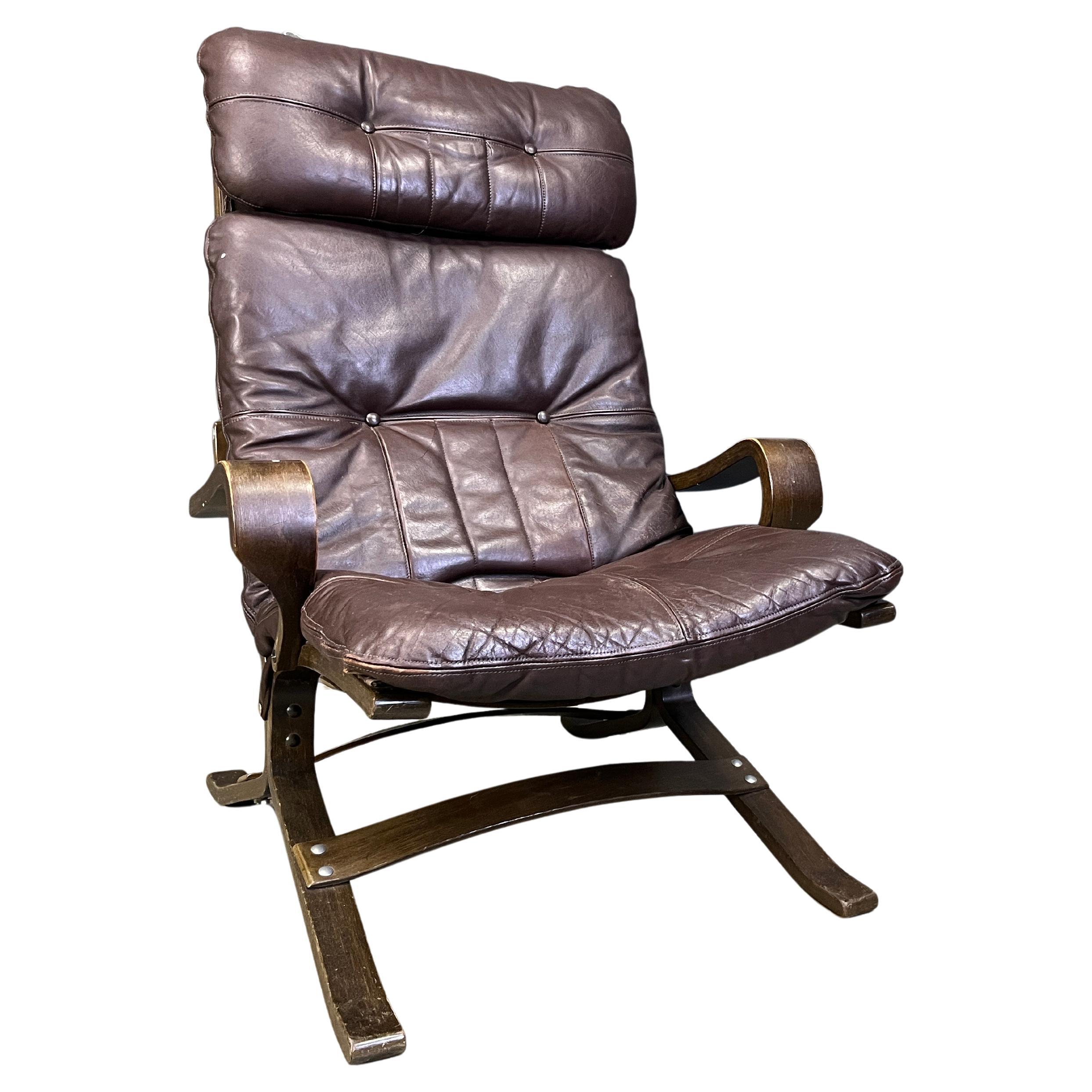 Poltrona scandinava vintage in pelle e legno curvato, anni 
70