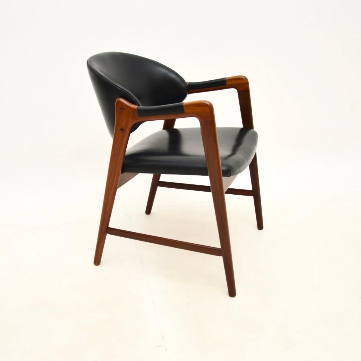 Mid-Century moderno Vintage Scandinavian Leather Armchair / Desk Chair by Ingmar Relling in vendita
