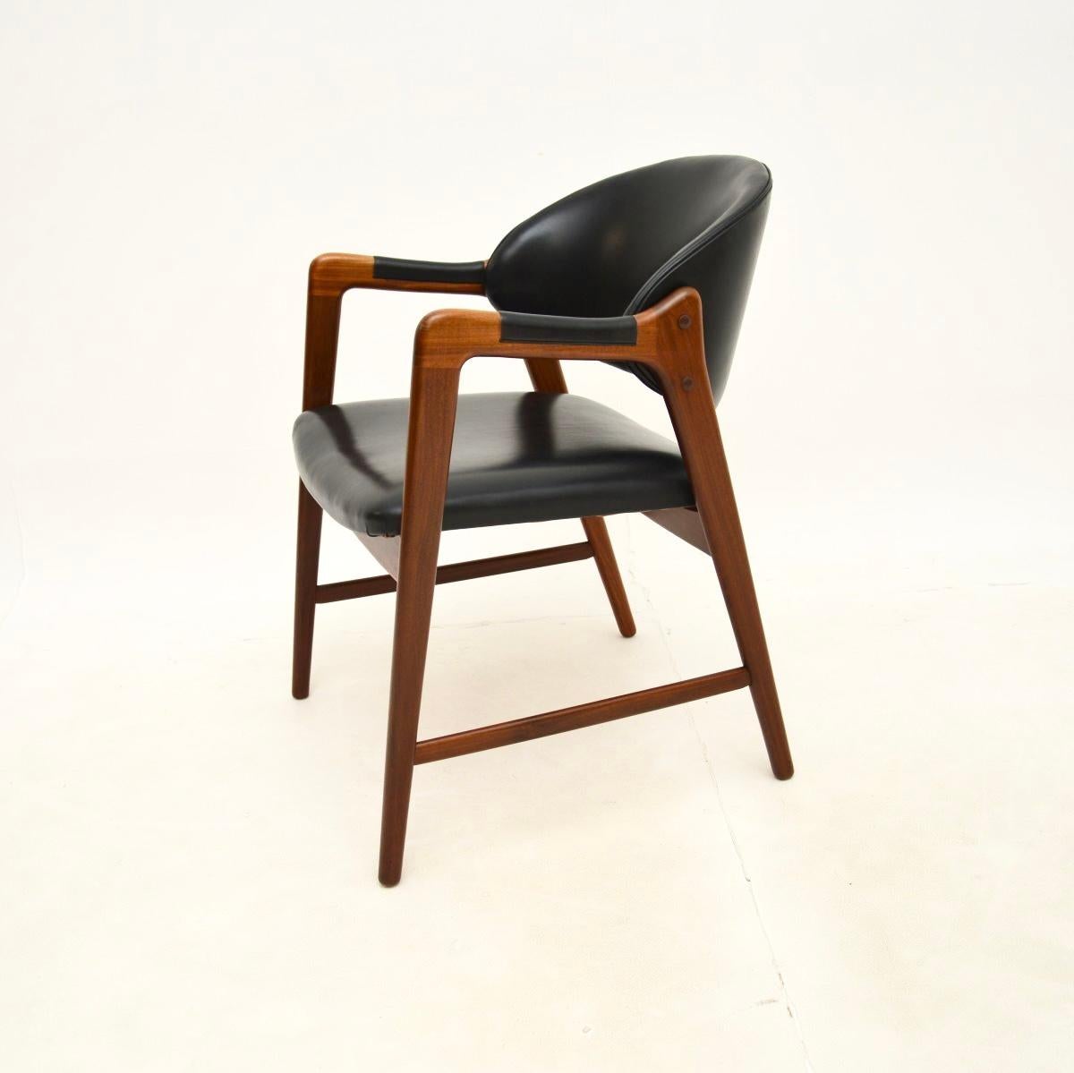 Norvegese Vintage Scandinavian Leather Armchair / Desk Chair by Ingmar Relling in vendita