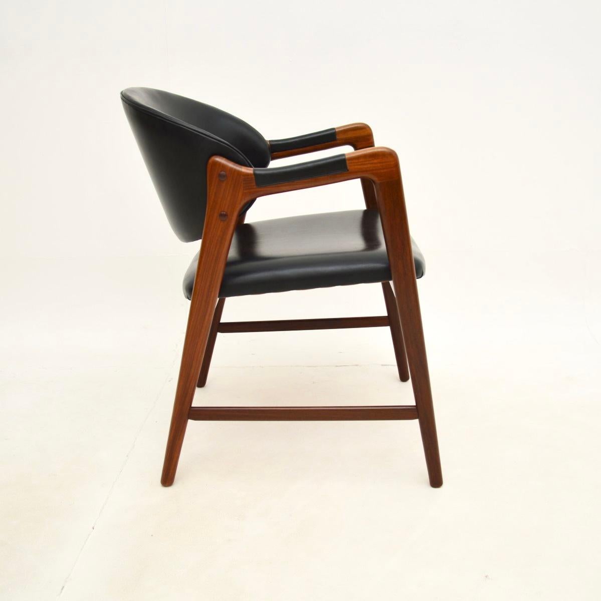 Vintage Scandinavian Leather Armchair / Desk Chair by Ingmar Relling In condizioni buone in vendita a London, GB