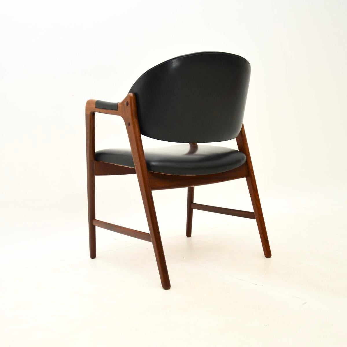 Metà XX secolo Vintage Scandinavian Leather Armchair / Desk Chair by Ingmar Relling in vendita