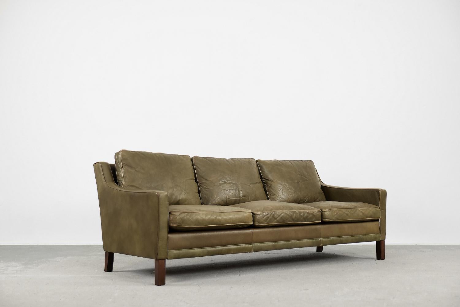 Vintage Swedish Scandinavian Mid-century Modern Brown 3-seater Leather Sofa In Good Condition In Warszawa, Mazowieckie