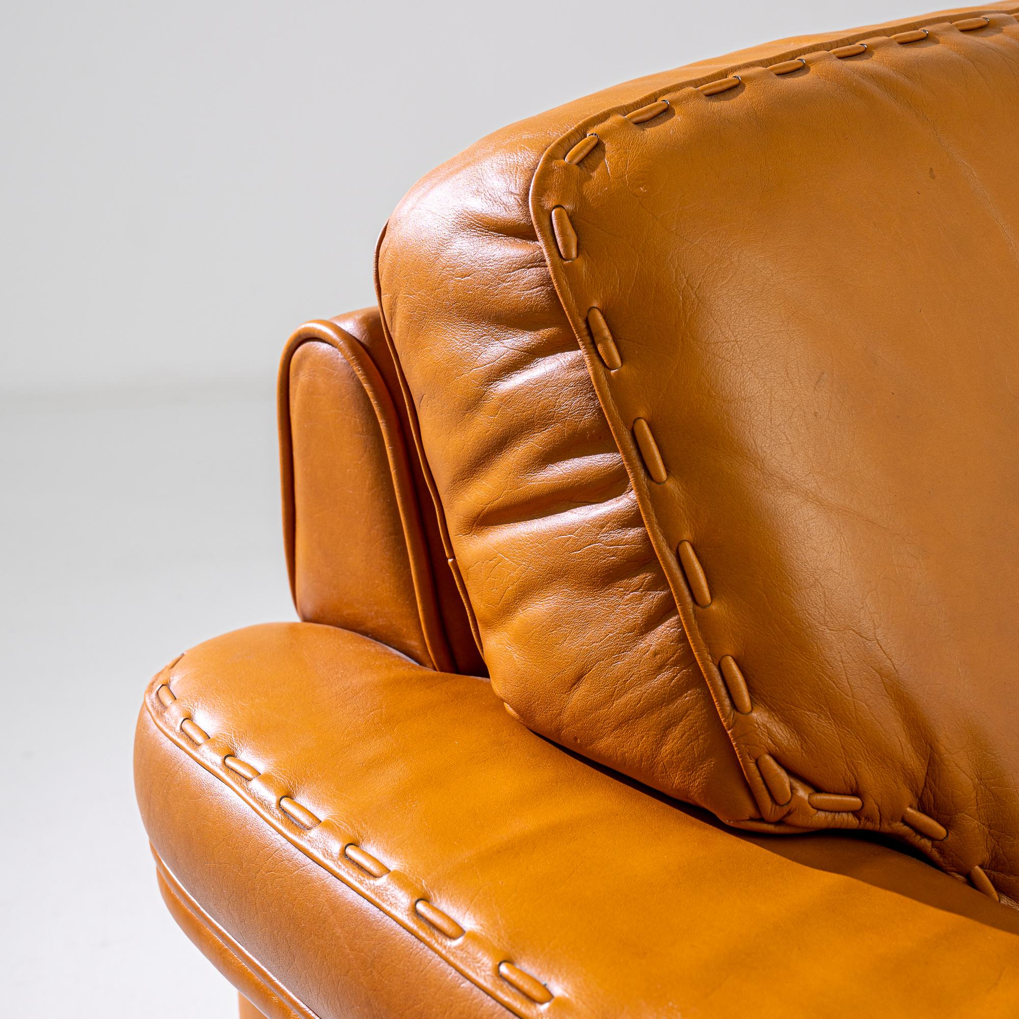 Vintage Scandinavian Leather Three-Seater Sofa 1