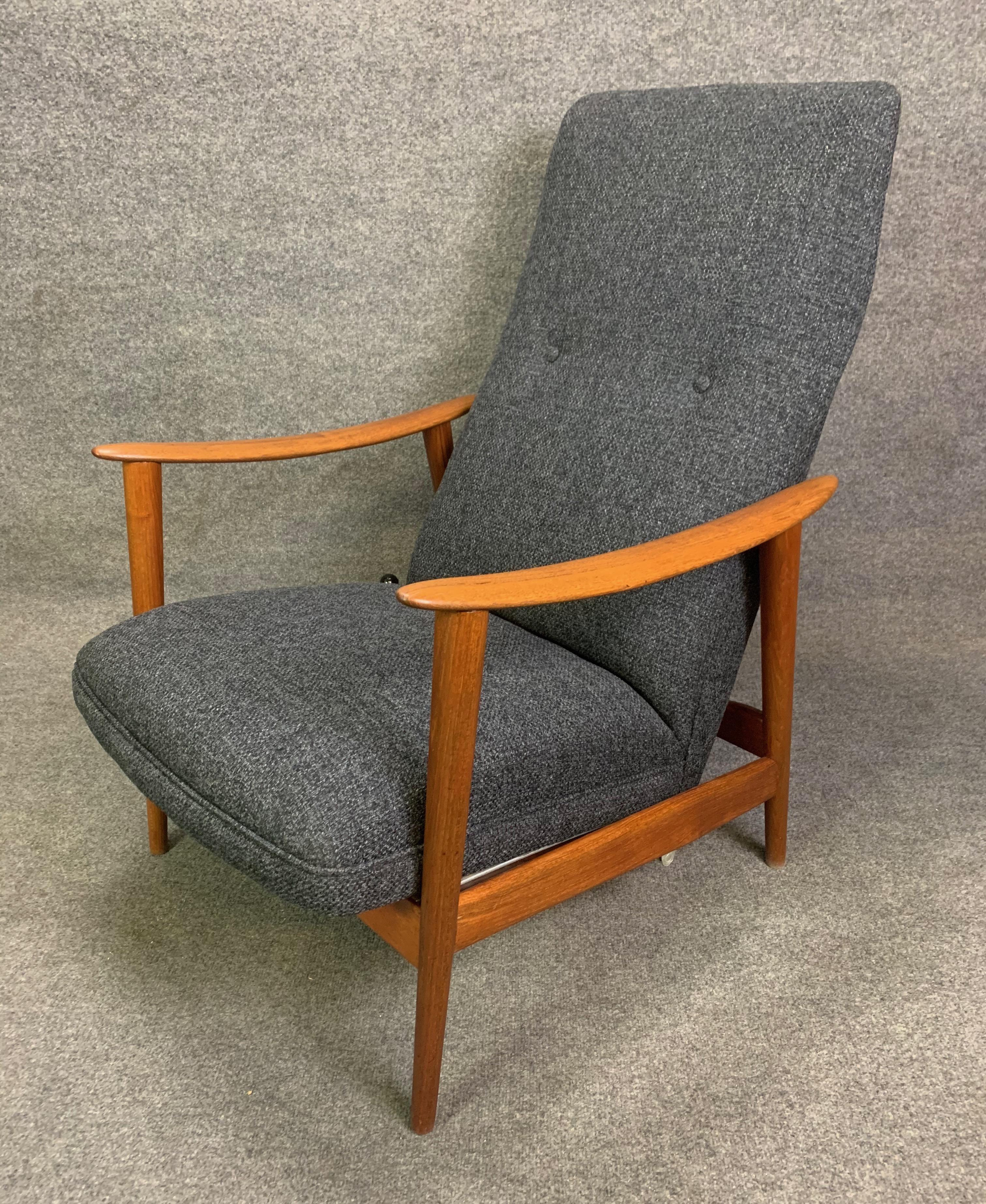 Vintage Scandinavian Midcentury Lounge Chair & Ottoman by Arnt Lande & Westnofa In Good Condition For Sale In San Marcos, CA