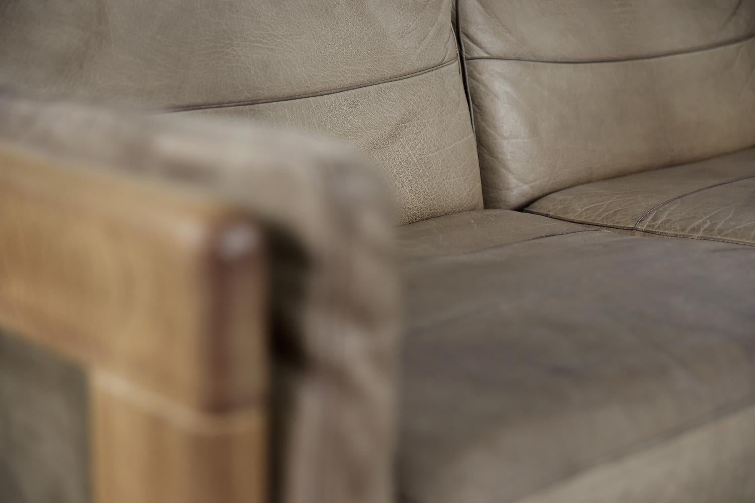 Vintage Scandinavian Mid-Century Modern Natural Leather and Oak Wood Sofa, 1970s For Sale 12