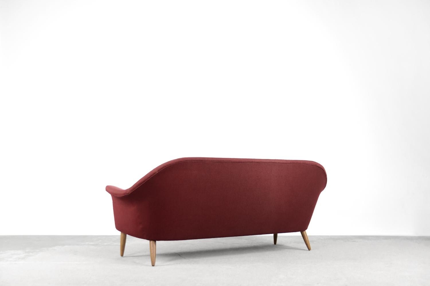 Swedish Vintage Scandinavian Mid-Century Modern Sofa from Bröderna Andersson, 1950s For Sale