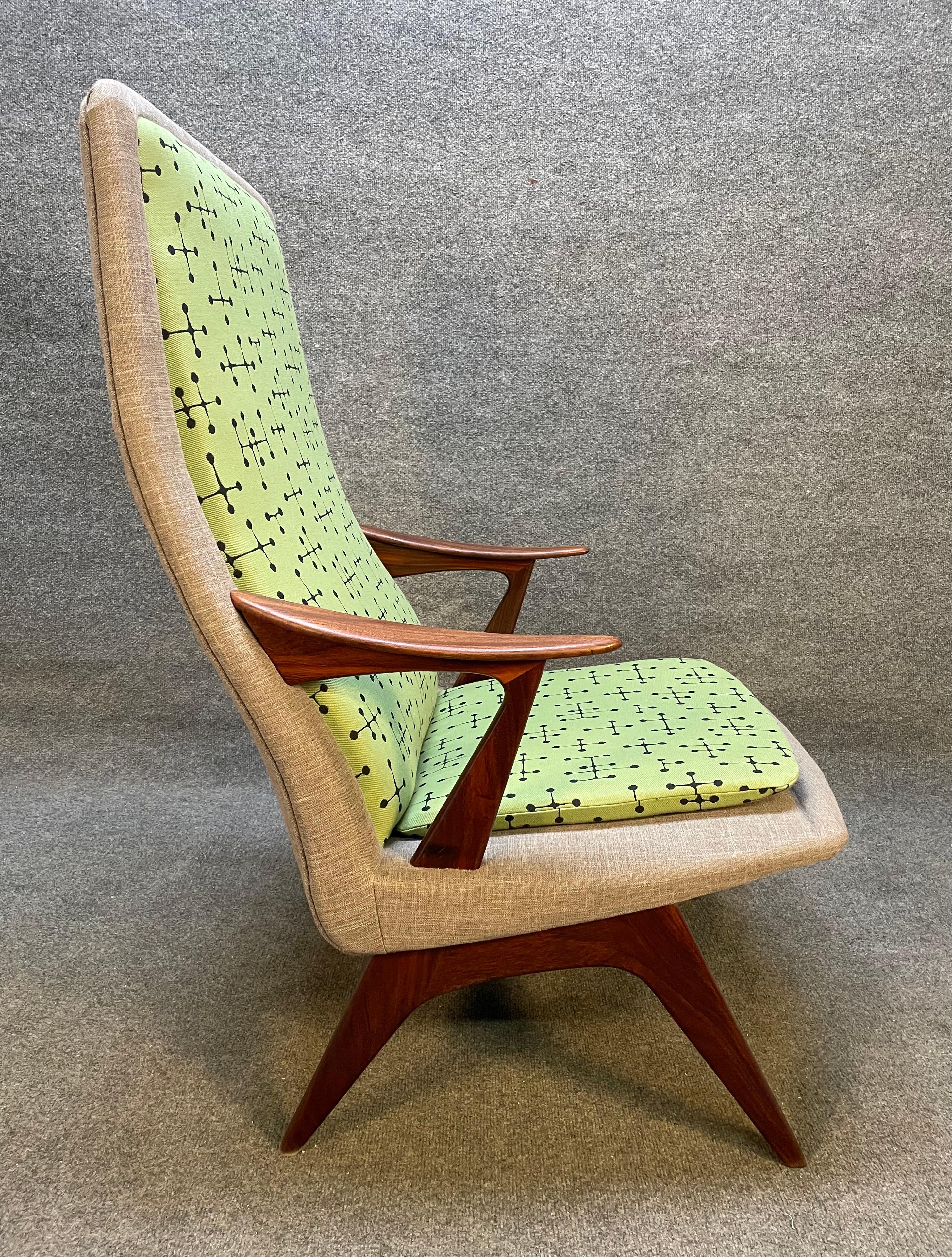 Here is a beautiful and rare scandinavian modern high back easy chair manufactured by Hjelle Mobeklfabrik in Norway in the 1960's.
This exquisite and comfortable chair, recently imported from Europe to California before its restoration, features a
