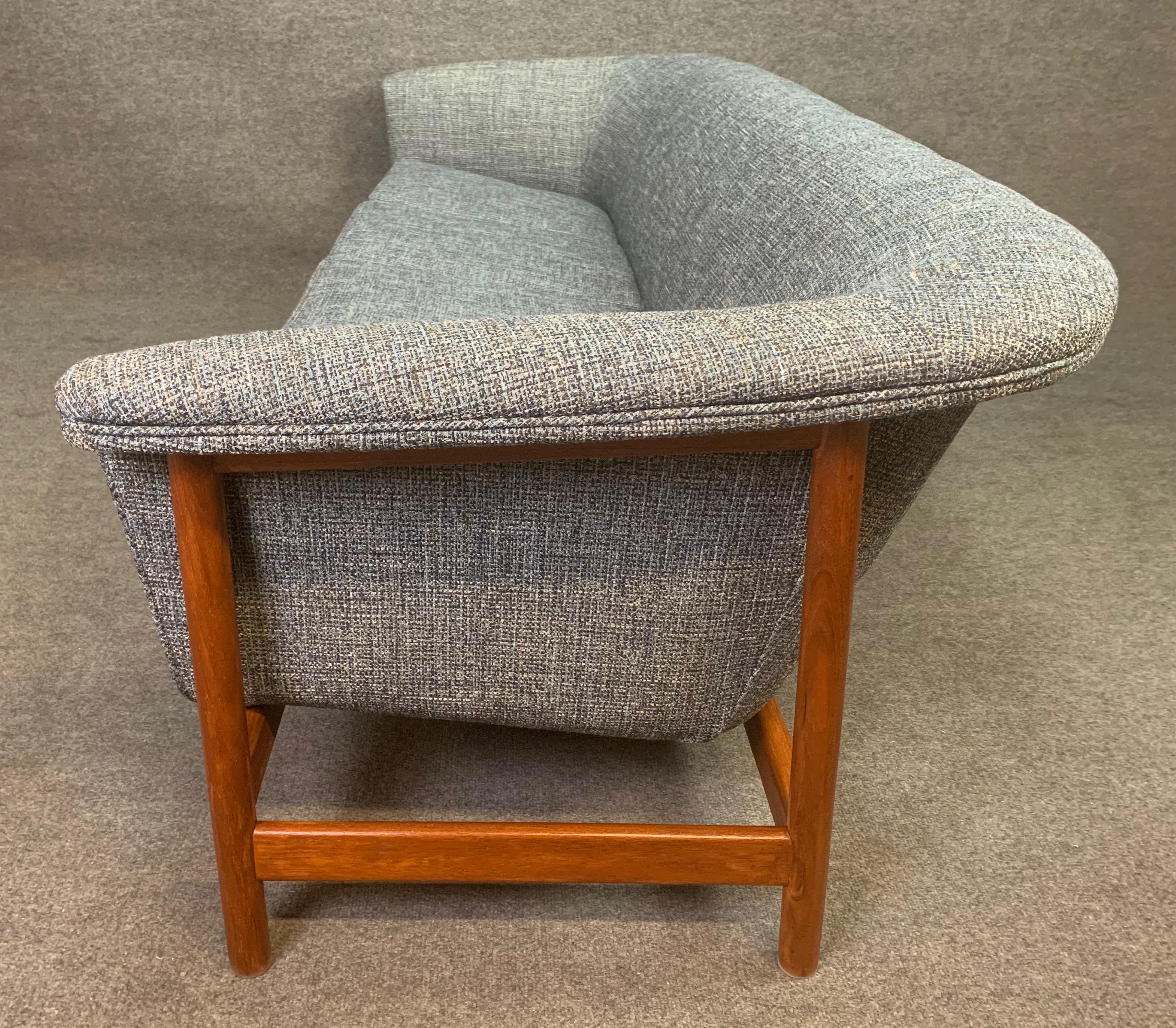 Vintage Scandinavian Mid-Century Modern Teak Sofa by Westnofa For Sale 2