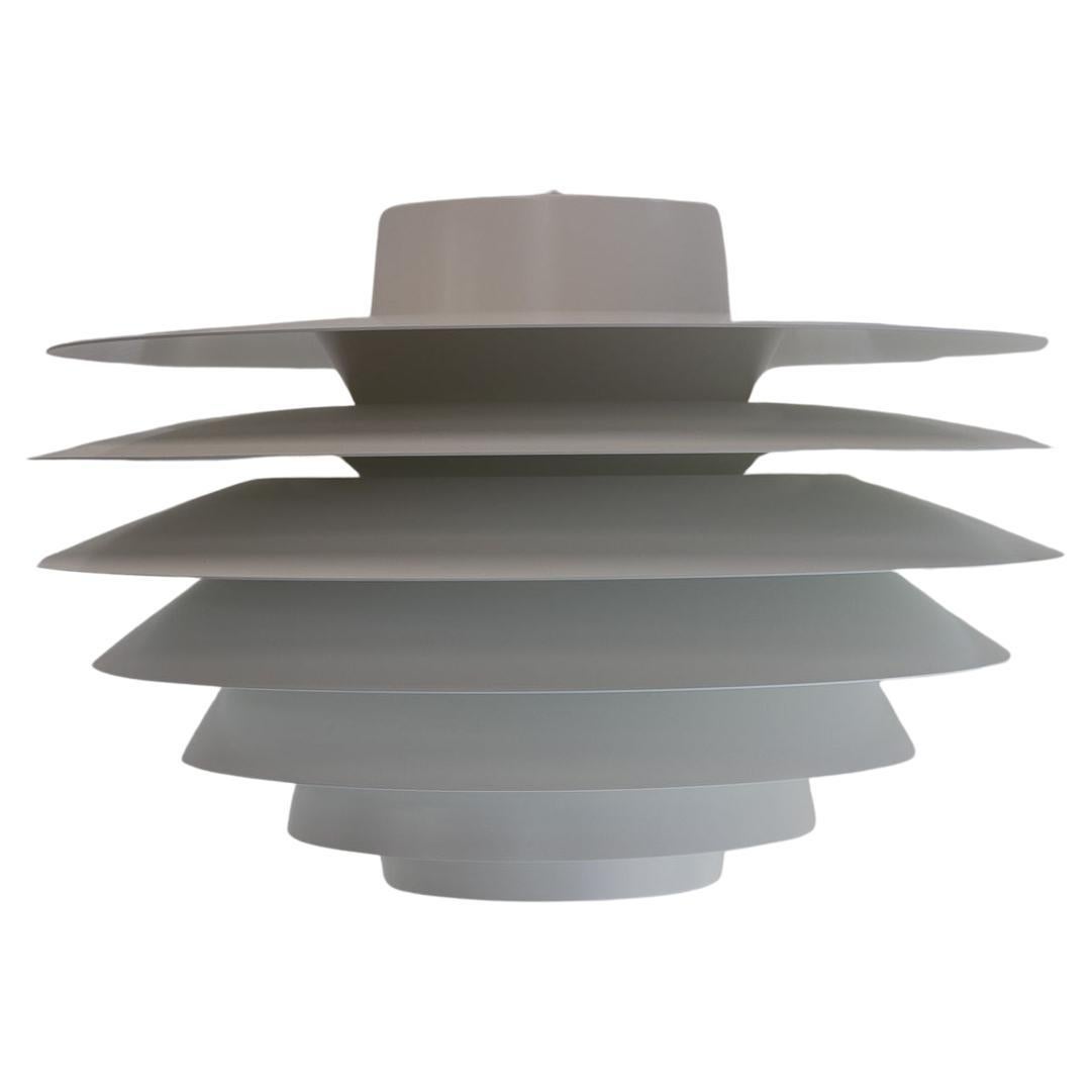 Vintage Scandinavian Modern ceiling pendant Verona 485 by Sven Middelboe, 1990s.
Large pendant in white aluminium with seven circular shades, each shade is angled so the light is reflected and evenly dispersed softly and glare-free. No connection
